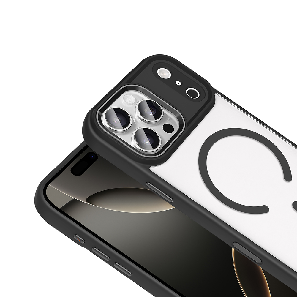 Siyah ve şeffaf bir iPhone kılıfı. Kılıfın siyah bir kenarı ve siyah bir 'C' tasarımına sahip şeffaf bir arka yüzü vardır. Telefon görülebilir.