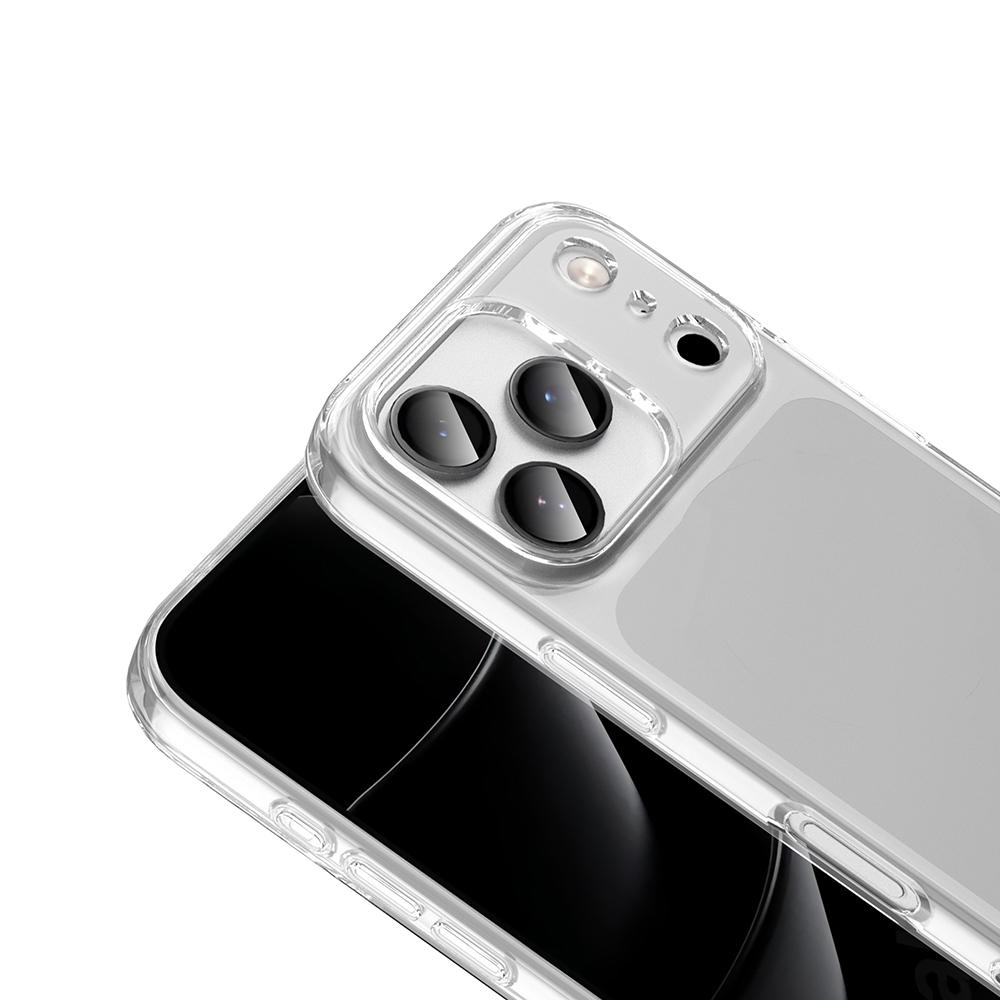 Siyah bir telefonun üzerinde şeffaf bir telefon kılıfı. Kılıfın kamera kesikleri var. Telefon, şeffaf kılıfın içinden hafifçe görünüyor.