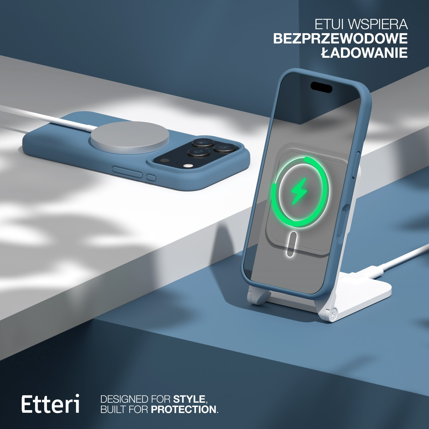 Una custodia blu per telefono si ricarica in modalità wireless su un supporto bianco. Il telefono mostra un simbolo di ricarica. Lo sfondo è blu e bianco.