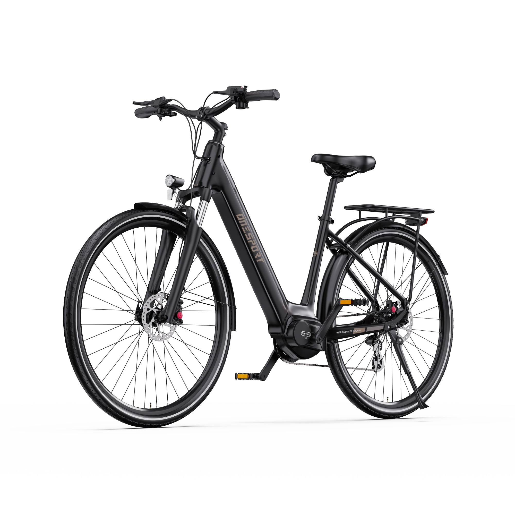 Bicicleta eléctrica negra sobre fondo blanco. Tiene cuadro, ruedas, asiento y manillar negros. Incluye portaequipajes y luces.