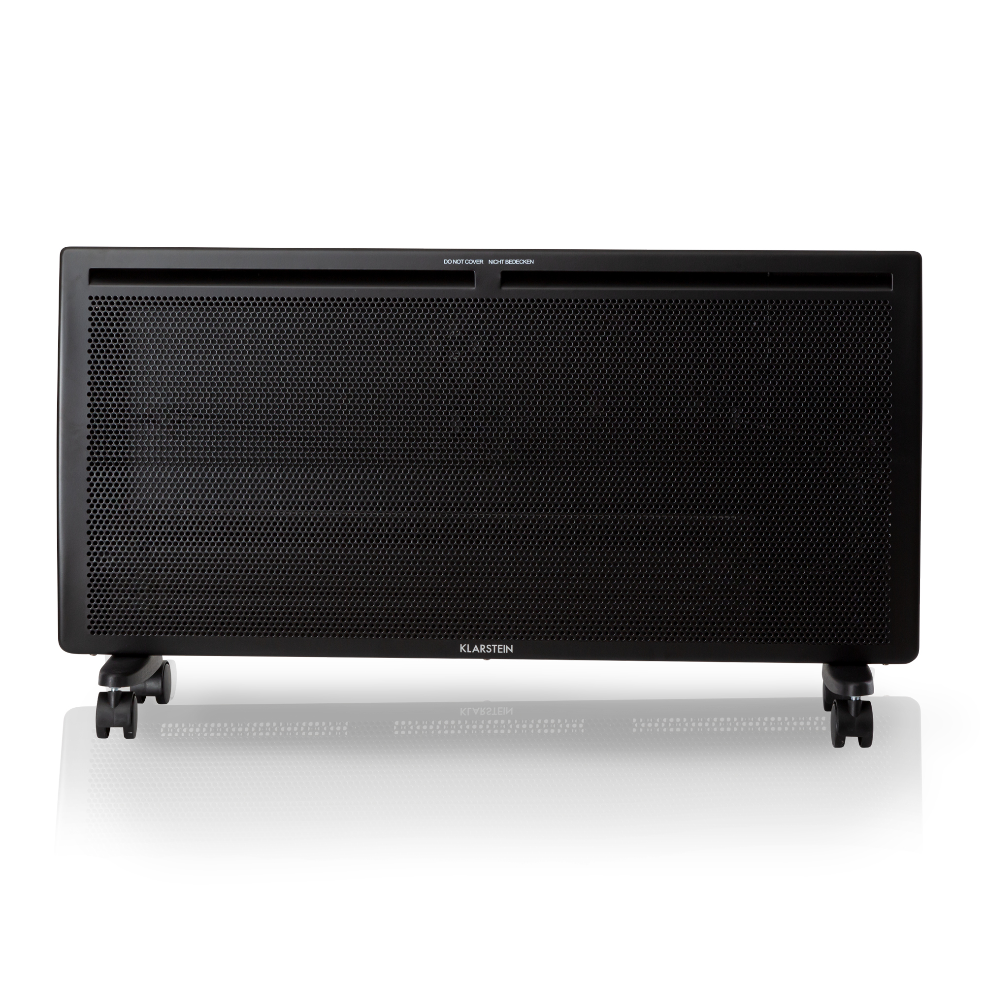 Un calefactor eléctrico negro Klarstein con frontal perforado. Tiene ruedas y está sobre una superficie reflectante blanca.