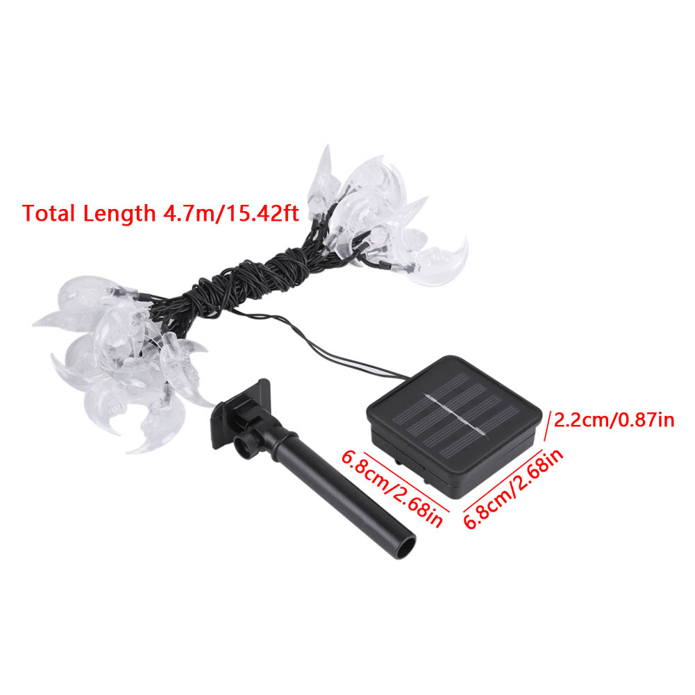 Solarbetriebene Lichterkette mit Halbmondformen und Solarpanel, schwarz und weiß. Gesamtlänge beträgt 4,7 m. Abmessungen sind angegeben.
