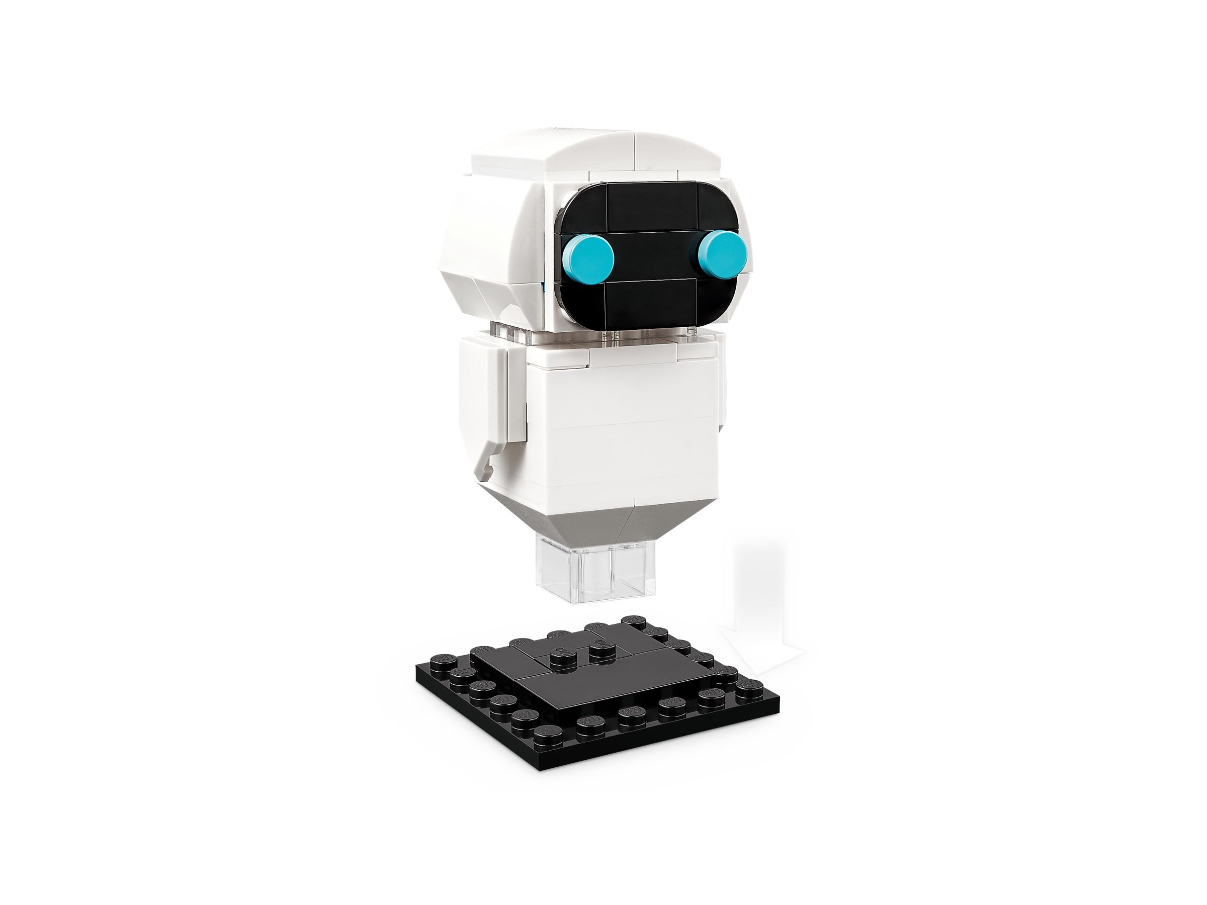 Biały robot Lego z czarną twarzą i niebieskimi oczami znajduje się nad czarną podstawą. Robot jest częściowo zmontowany.