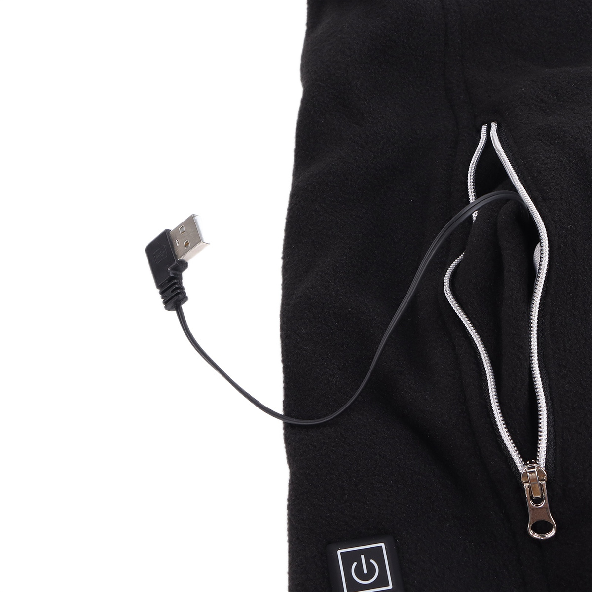 Schwarzer Stoff mit USB-Anschluss, Reißverschluss und Power-Button-Symbol. Weißer Hintergrund.