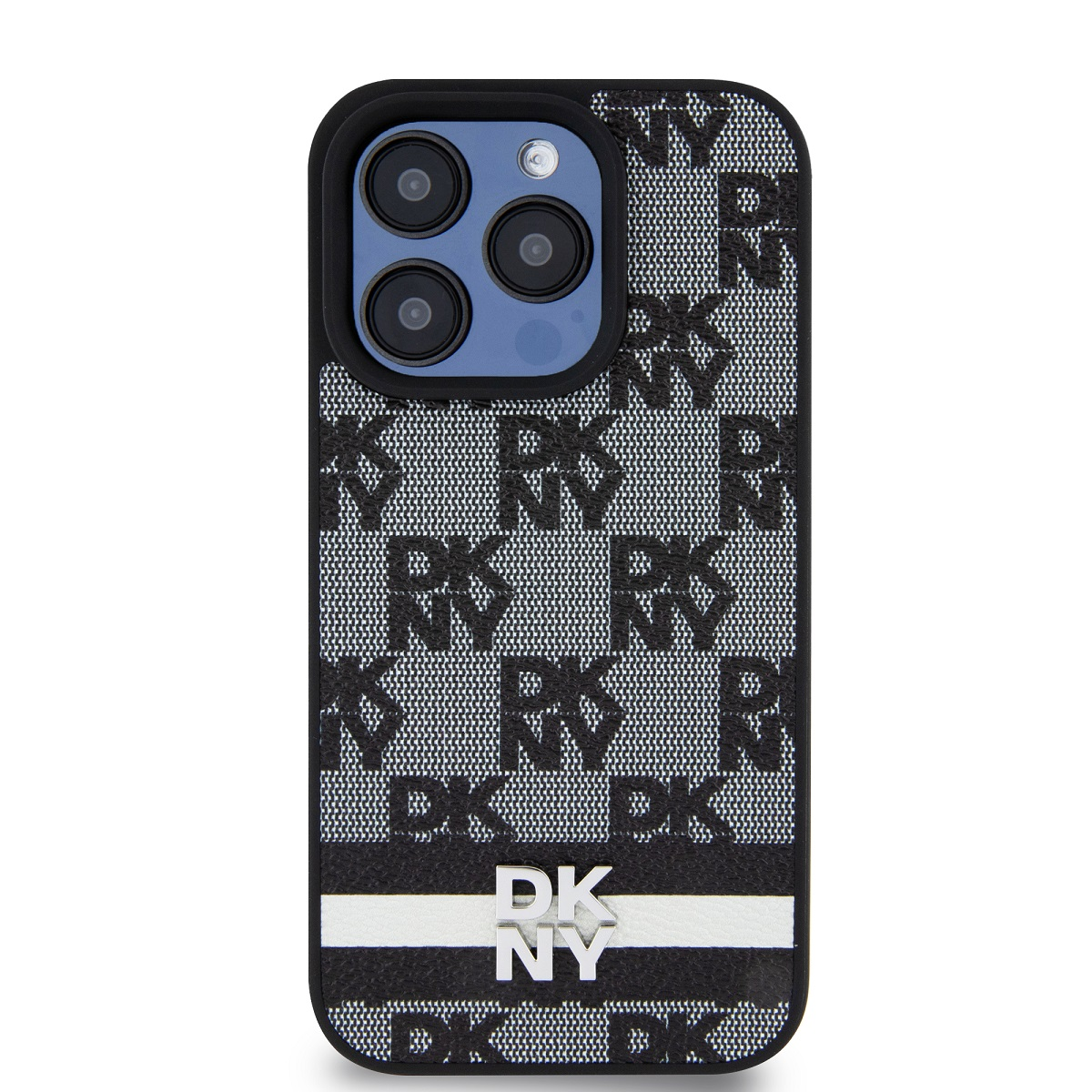 Una custodia nera per iPhone con motivo DKNY e striscia bianca in basso. Tre lenti della fotocamera sono visibili.