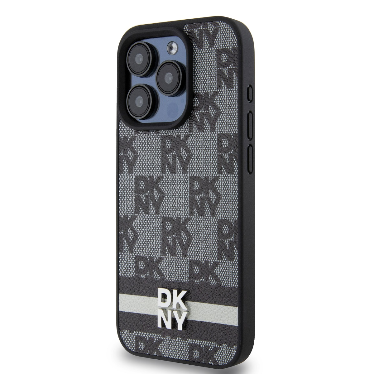 Una custodia nera per iPhone con motivo DKNY. La custodia copre le fotocamere del telefono e il logo DKNY è in basso.