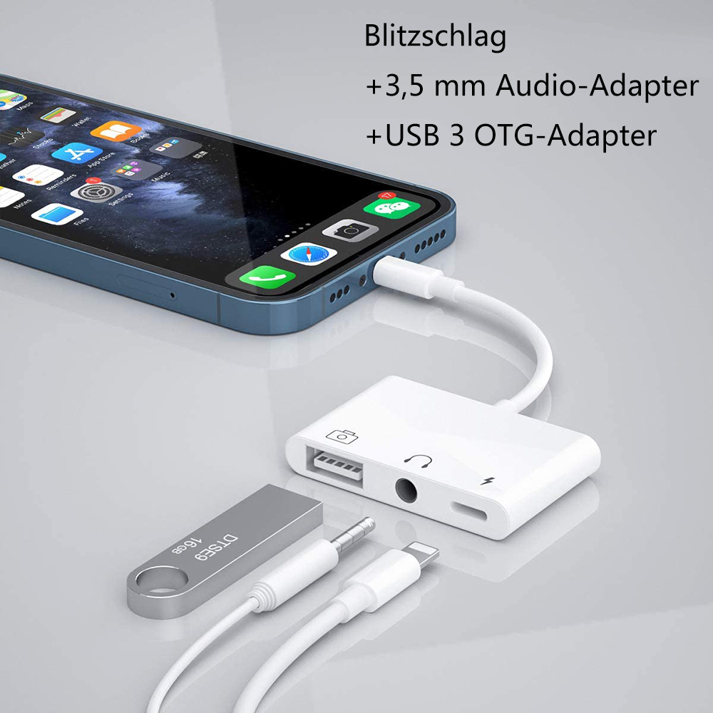 Ein blaues Smartphone ist mit einem weißen Adapter verbunden. Außerdem befinden sich ein silberner USB-Stick und zwei weiße Kabel in der Nähe.