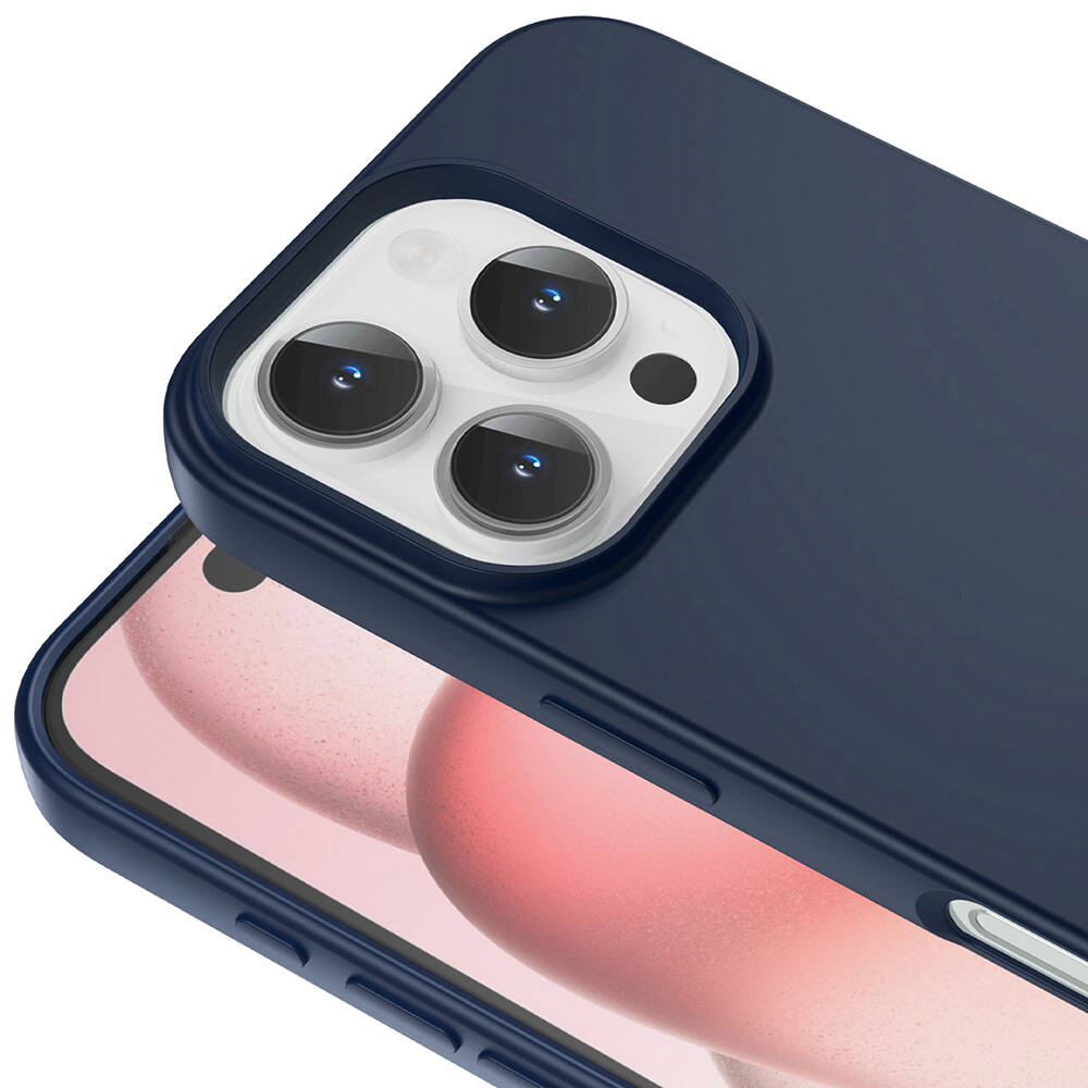 Kamera çıkıntısı olan lacivert bir telefon kılıfı. Telefon ekranı görünür, pembe bir arka plan gösterir. Kılıf kısmen açıktır.