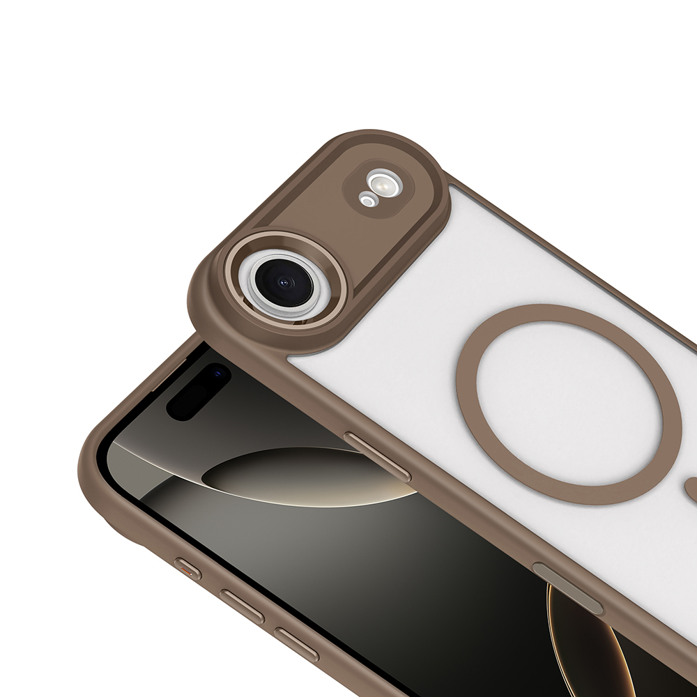 Kamera lens kapağı olan kahverengi bir telefon kılıfı. Telefonun, kahverengi daire tasarımlı şeffaf bir arka yüzü var. Ekran siyah.