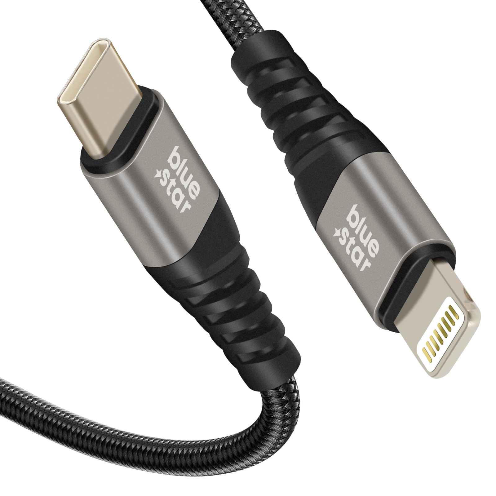 Un cavo di ricarica Blue Star nero e grigio con connettori USB-C e Lightning, cavo intrecciato, sfondo bianco.