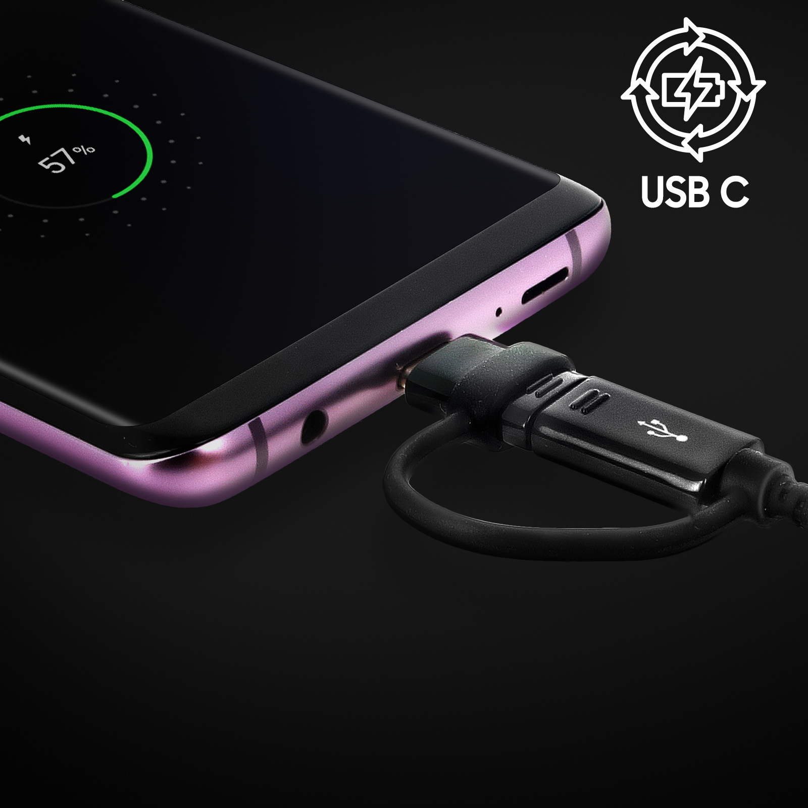 Un telefono in carica tramite cavo USB-C. Lo schermo mostra il 57% di carica. Un'icona USB-C è in alto a destra.