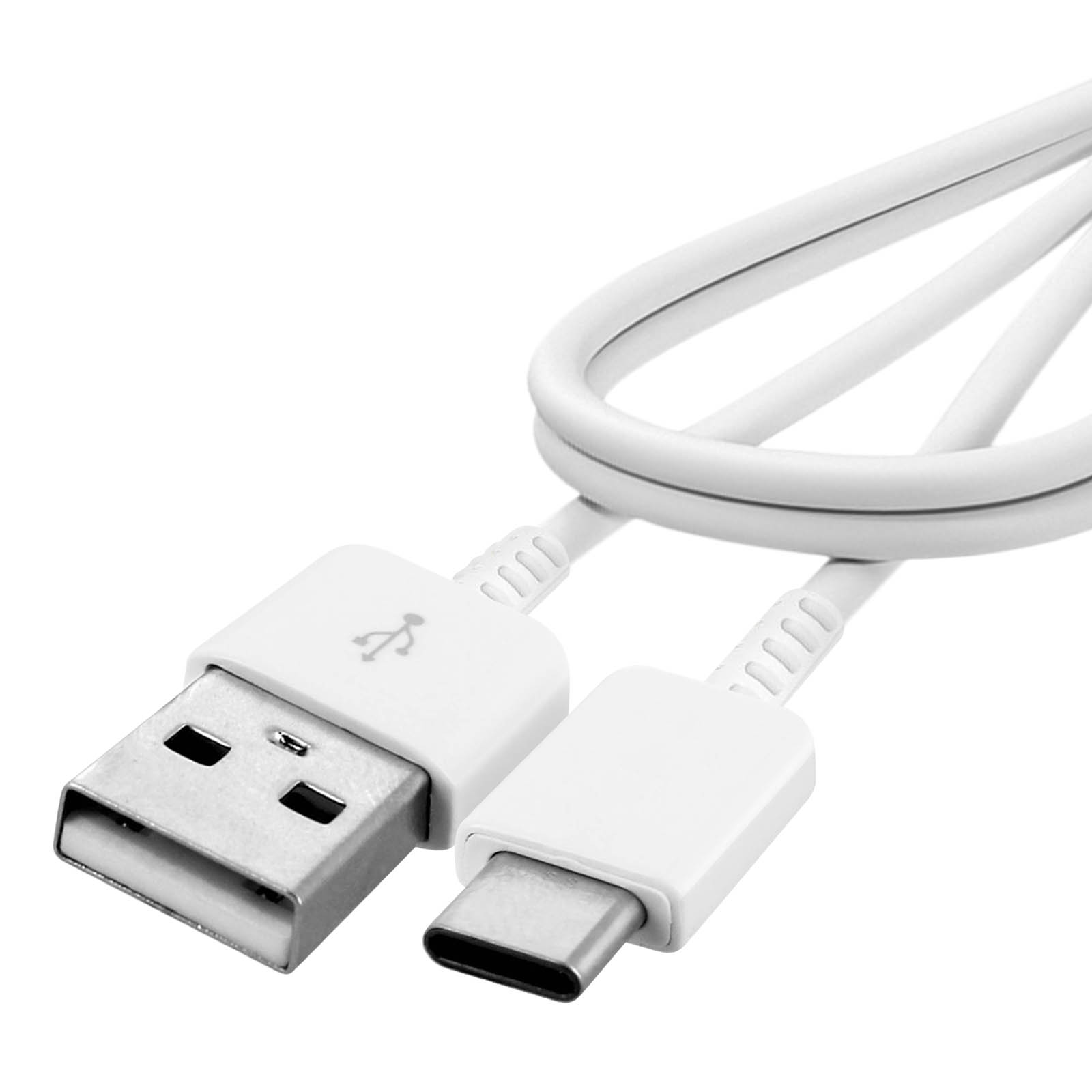 Un cavo USB bianco con connettore USB-A e USB-C è visualizzato su sfondo bianco.