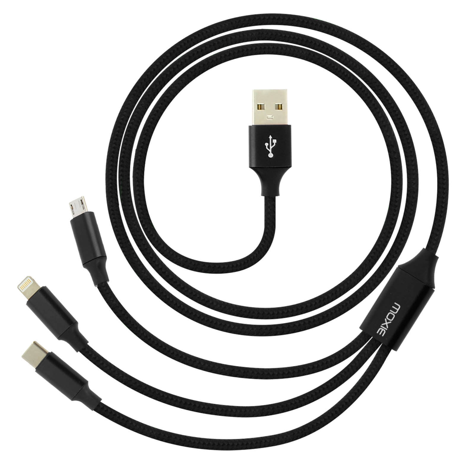 Cavo di ricarica nero multi-connettore. Con connettori USB, Micro-USB, Lightning e USB-C. Cavo intrecciato, sfondo bianco.
