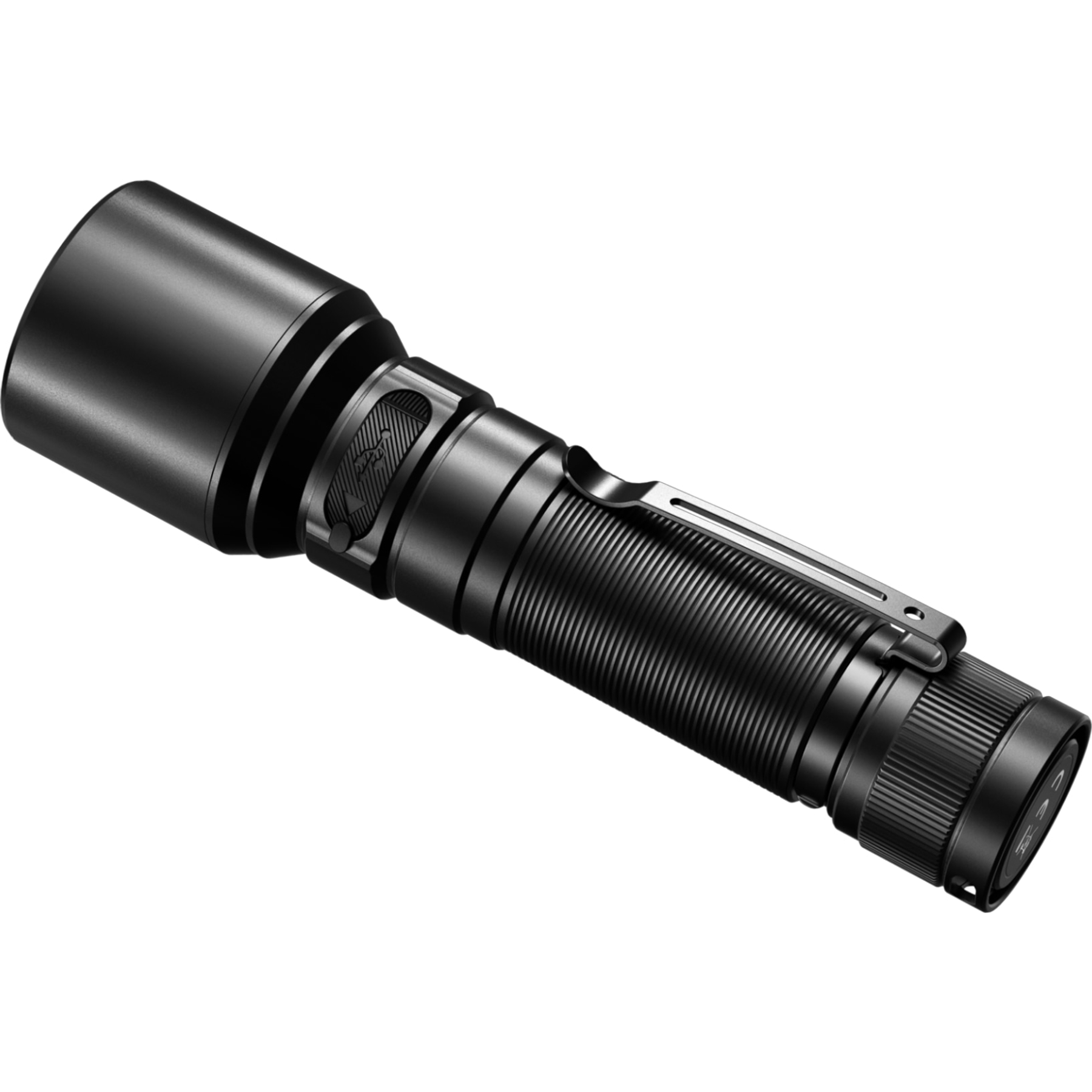 Eine schwarze Taschenlampe ist auf weißem Hintergrund abgewinkelt. Sie hat einen strukturierten Körper, einen Taschenclip und einen gerippten Griff.