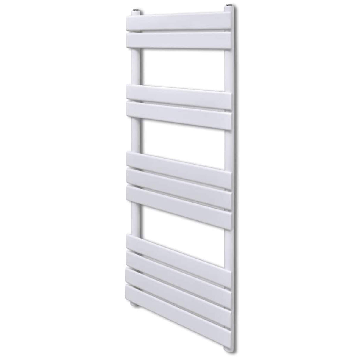 Un termoarredo bianco e moderno. Ha barre orizzontali con supporti verticali e base curva. Lo sfondo è bianco.