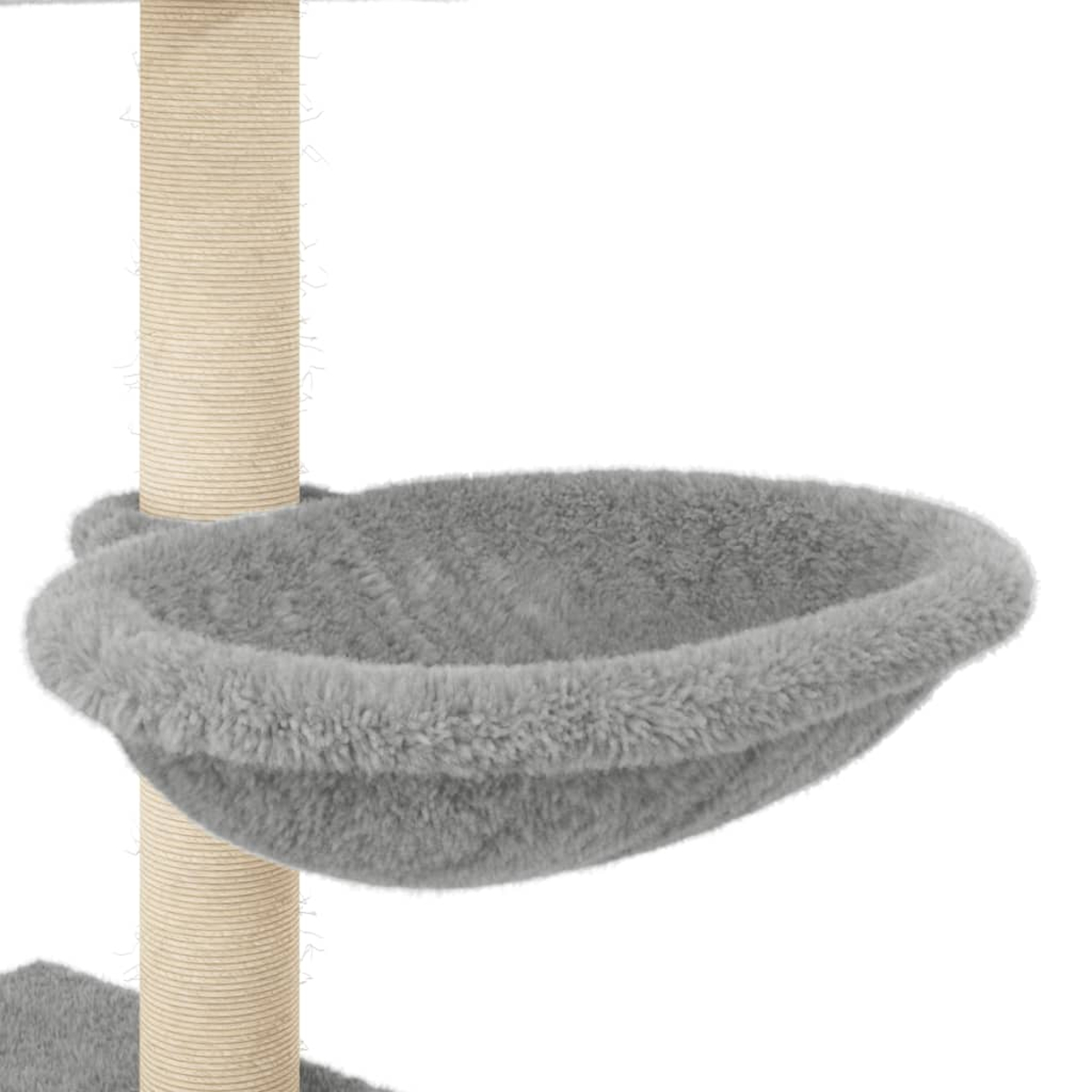 Ein graues Katzenbett mit flauschiger Textur wird von einem beigefarbenen, mit Seil umwickelten Katzenbaum-Pfosten gehalten. Der Hintergrund ist weiß.