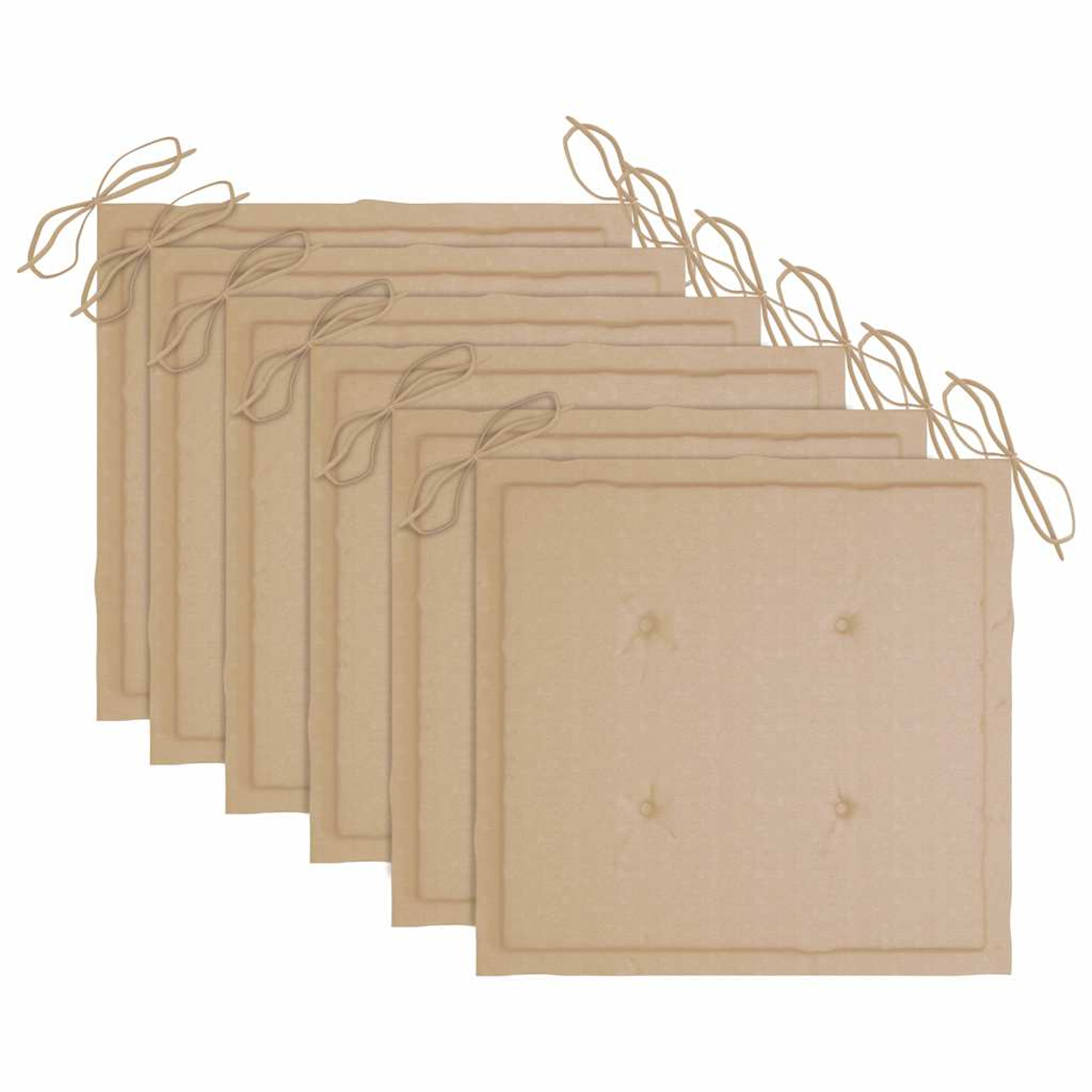 Sechs beige Sitzkissen mit Bindebändern. Jedes Kissen hat eine gesteppte Bordüre und vier knopfartige Details. Weißer Hintergrund.