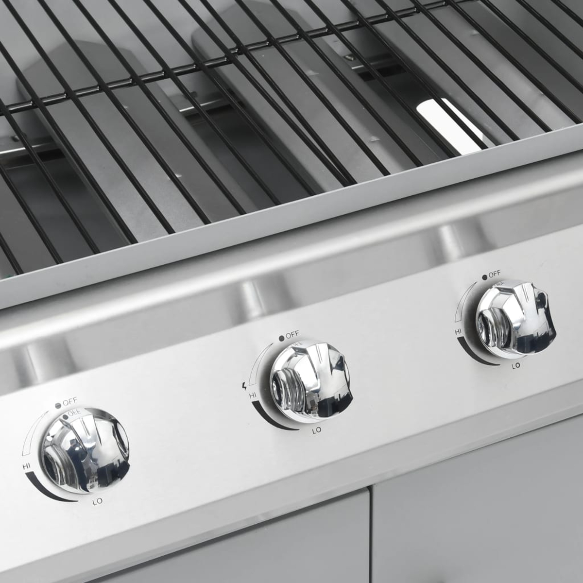 Nahaufnahme eines Grills. Edelstahlgehäuse mit Bedienknöpfen mit der Aufschrift OFF, HI und LO. Schwarze Roste sind über der Oberfläche sichtbar.