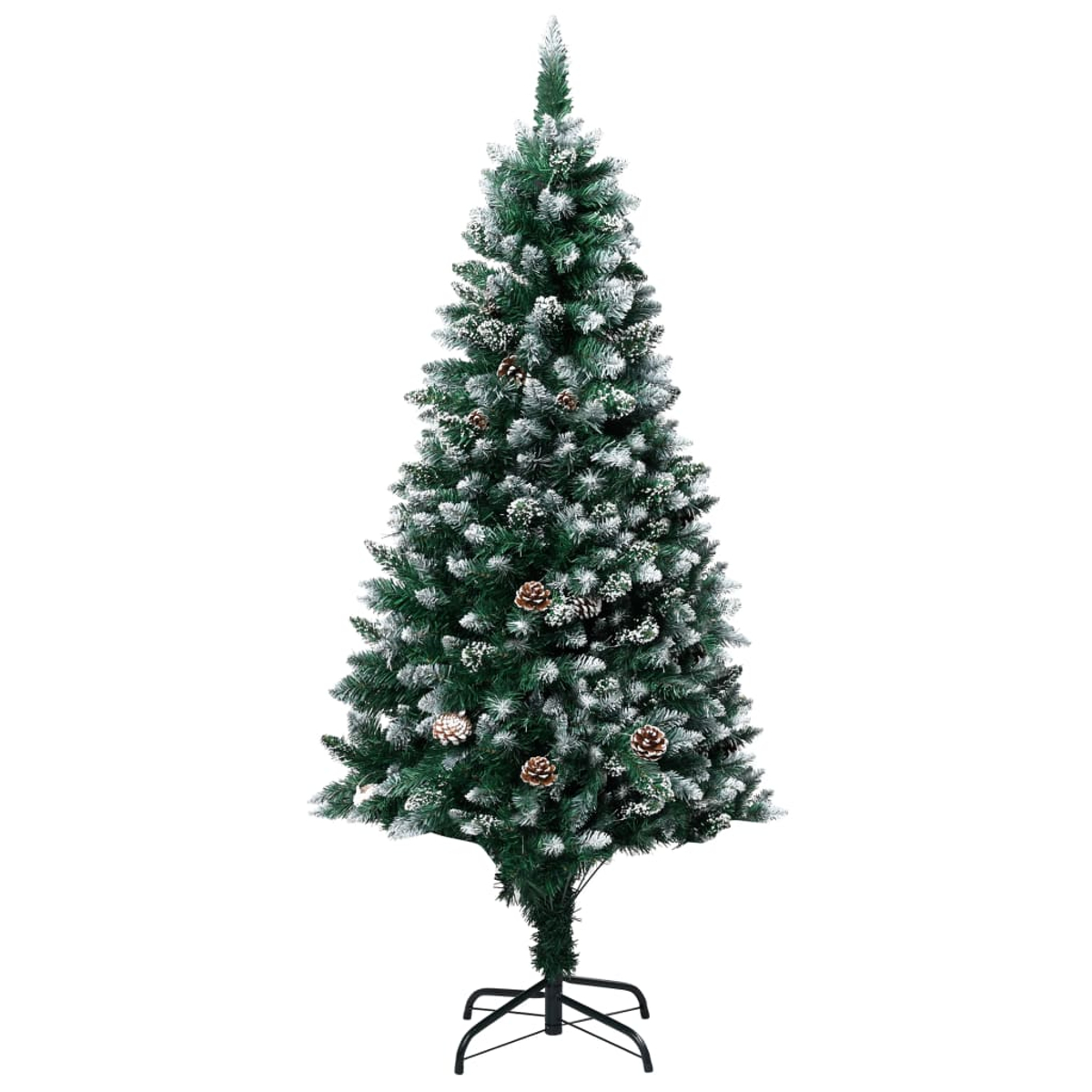 Ein grüner künstlicher Weihnachtsbaum mit Schneeeffekt und Tannenzapfen. Er steht auf einem schwarzen Metallständer vor weißem Hintergrund.