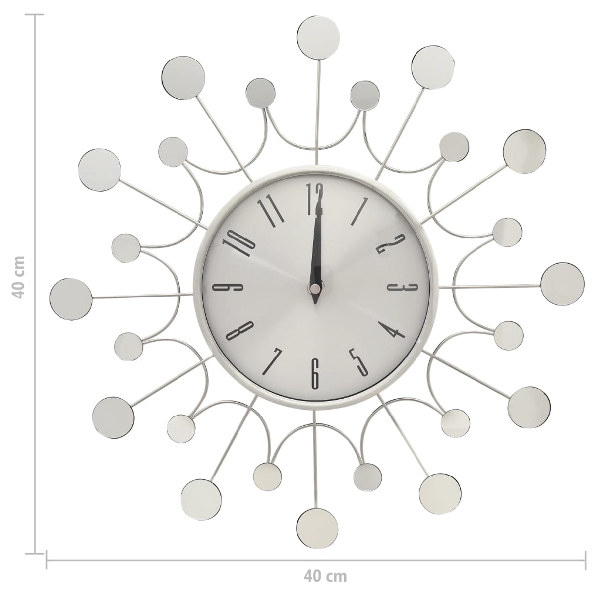 Eine Wanduhr mit weißem Zifferblatt und silbernem Rahmen. Der Rahmen hat ein Sonnenstrahl-Design mit kreisförmigen Akzenten. Die Zeiger stehen auf 12.