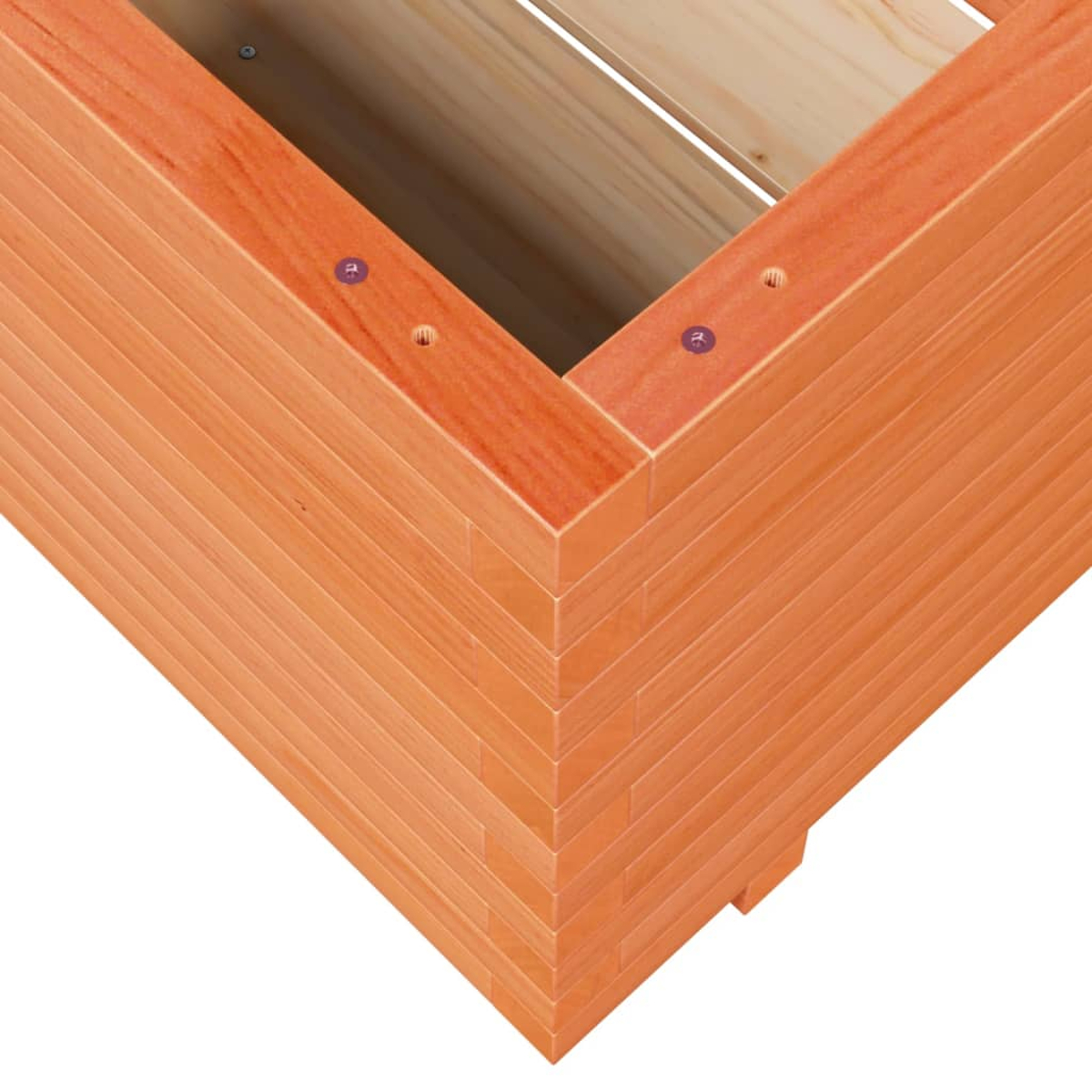 Nahaufnahme einer Holzkistecke. Das Holz ist orange-braun. Schrauben sind sichtbar. Die Innenseite ist helles Holz.