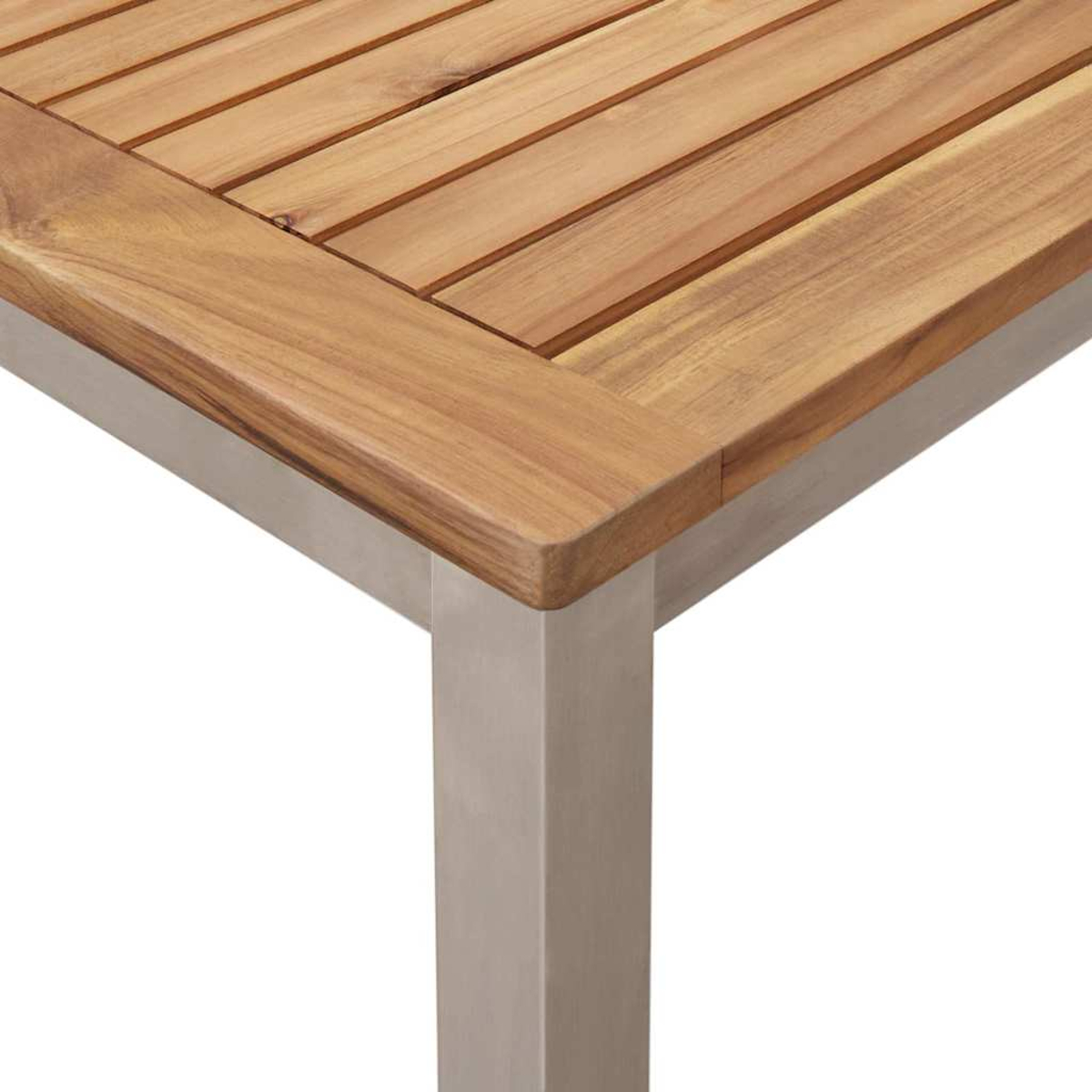 Nahaufnahme einer Holztischecke. Die Tischplatte ist hellbraun mit Lattenmuster. Das Metallbein ist quadratisch und grau.