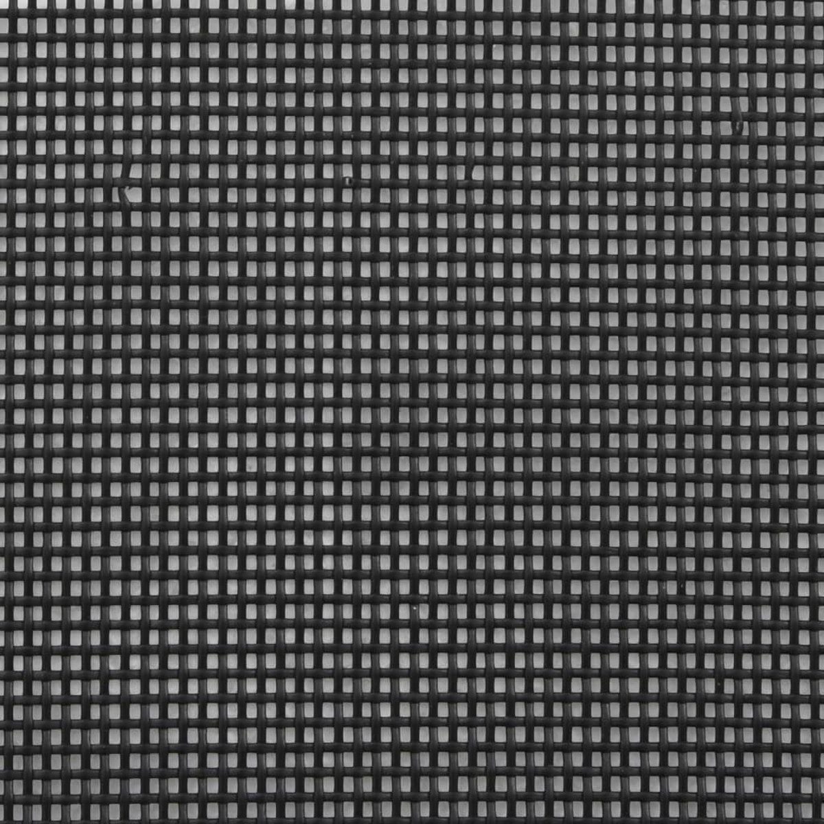 Primo piano di una rete nera con motivo a griglia. La rete è fitta, creando piccole aperture quadrate uniformemente distanziate.