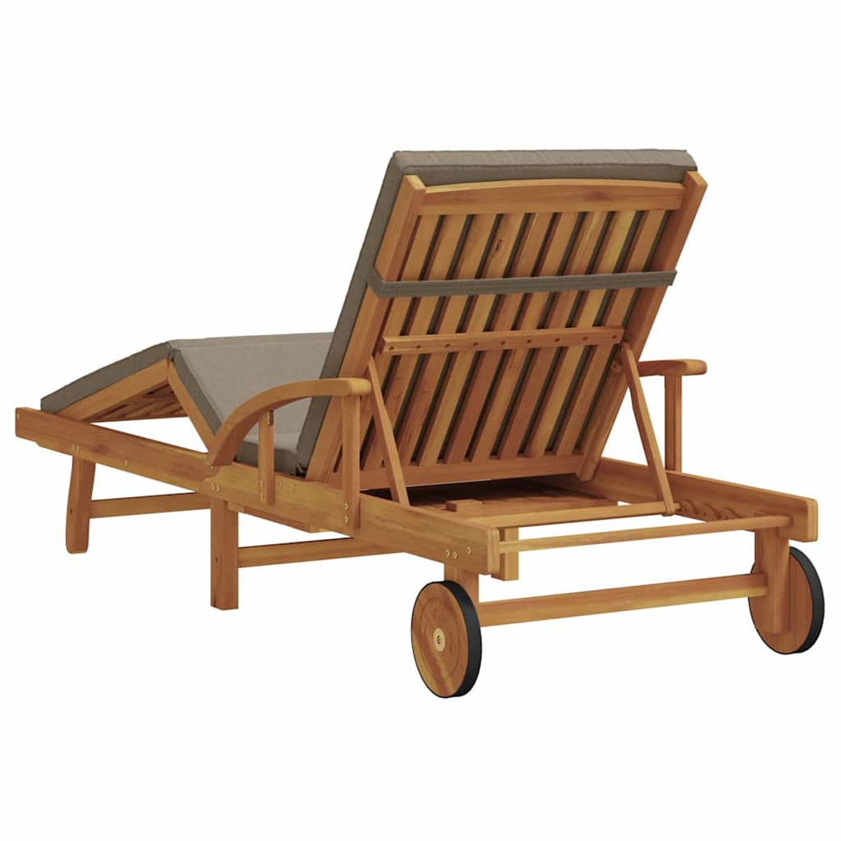 Liegestuhl aus Holz mit Rädern, grauen Kissen und Armlehnen. Die Rückenlehne ist verstellbar.