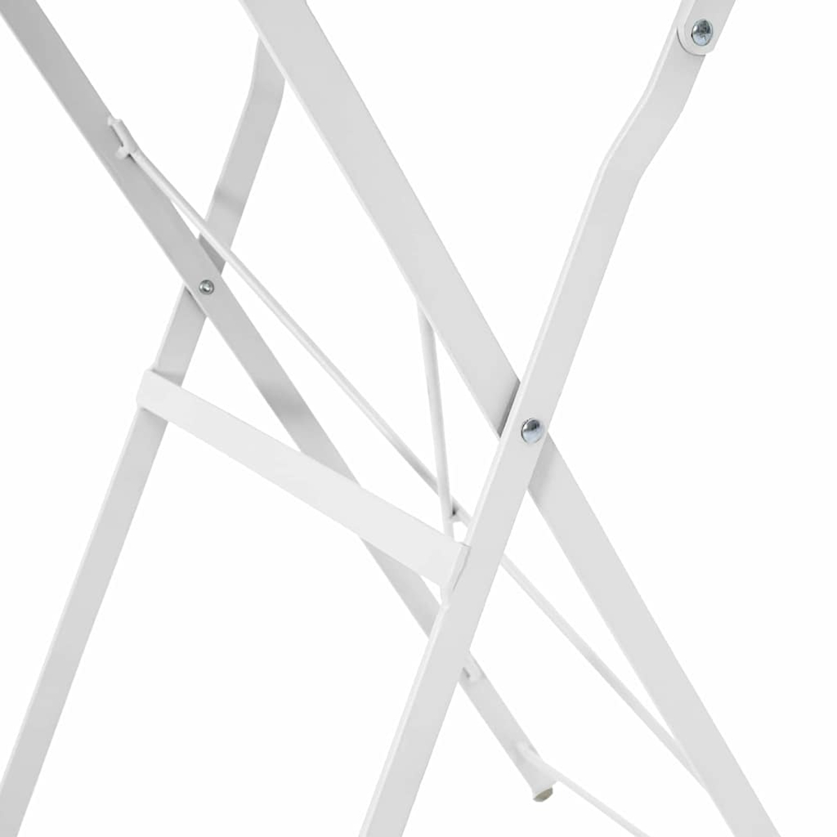 Nahaufnahme eines weißen Klapptischgestells. Diagonale, sich überlappende Metallstangen sind vor weißem Hintergrund sichtbar.
