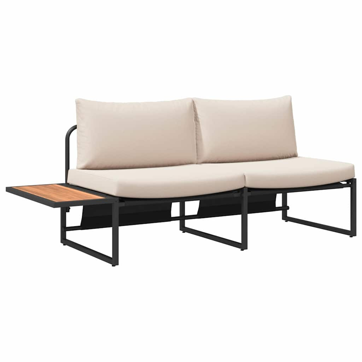 Ein modernes Outdoor-Sofa mit beigefarbenen Kissen, schwarzem Rahmen und einem hölzernen Beistelltisch. Das Sofa steht vor weißem Hintergrund.