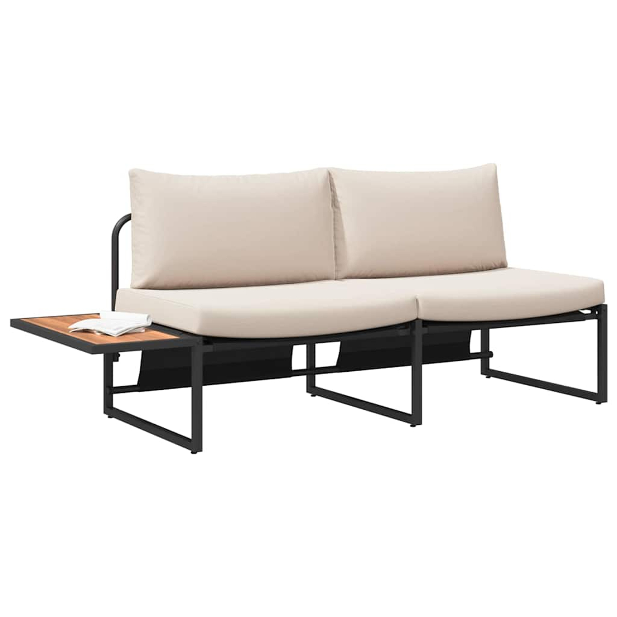 Beiges Sofa mit schwarzem Metallrahmen. Es hat zwei Sitze und einen Beistelltisch mit einem Buch. Der Hintergrund ist weiß.