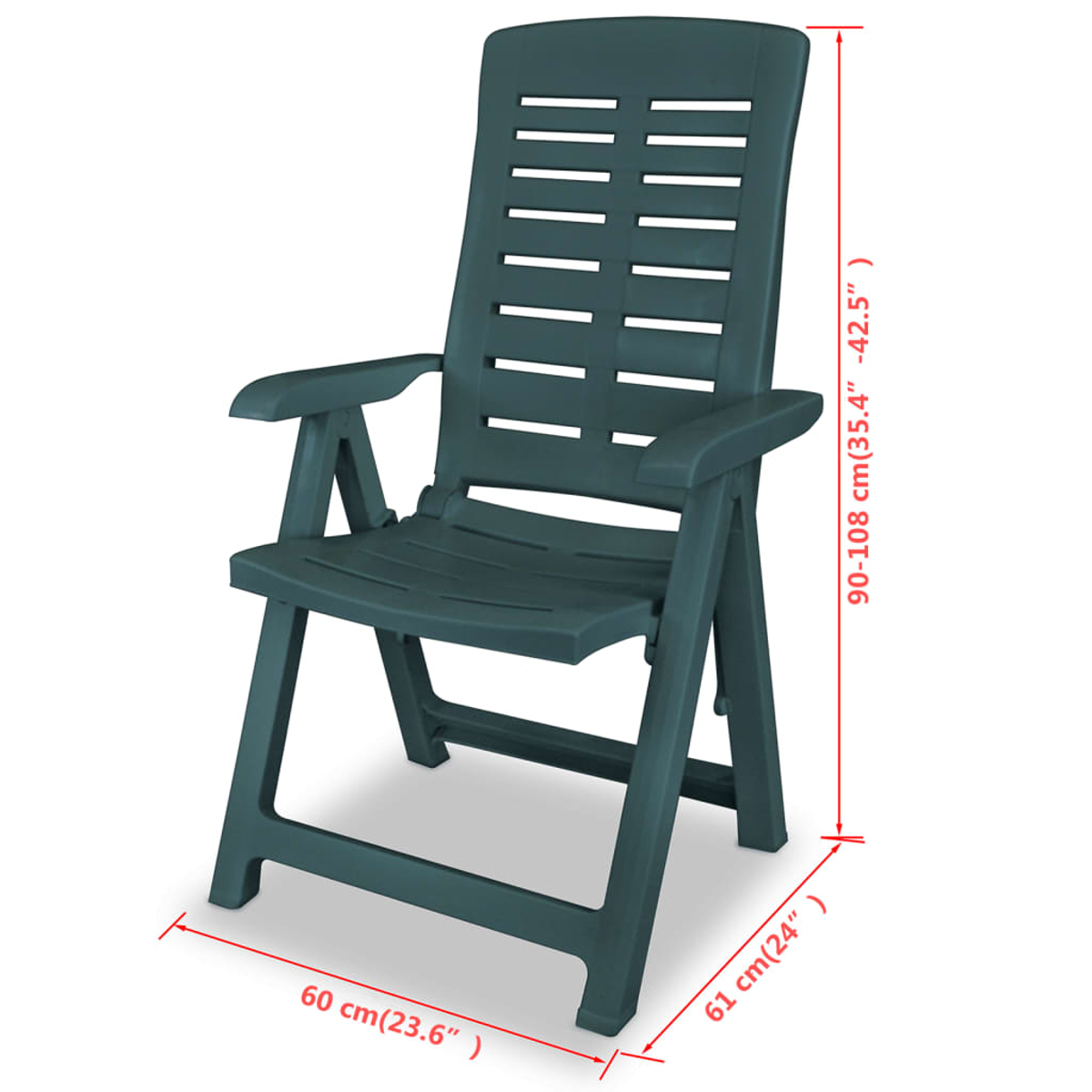 Ein dunkelgrüner Klappstuhl aus Kunststoff mit Armlehnen. Die Abmessungen sind beschriftet: 60 cm (23,6 Zoll), 61 cm (24 Zoll) und 90–108 cm (35,4 Zoll–42,5 Zoll).