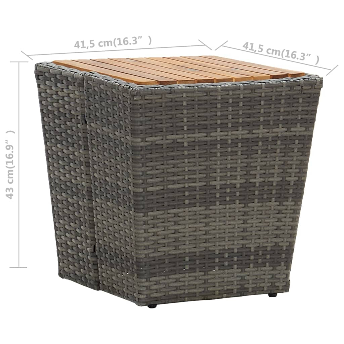 Ein quadratischer gewebter Tisch mit Holzplatte. Maße: 41,5 cm x 41,5 cm x 43 cm.