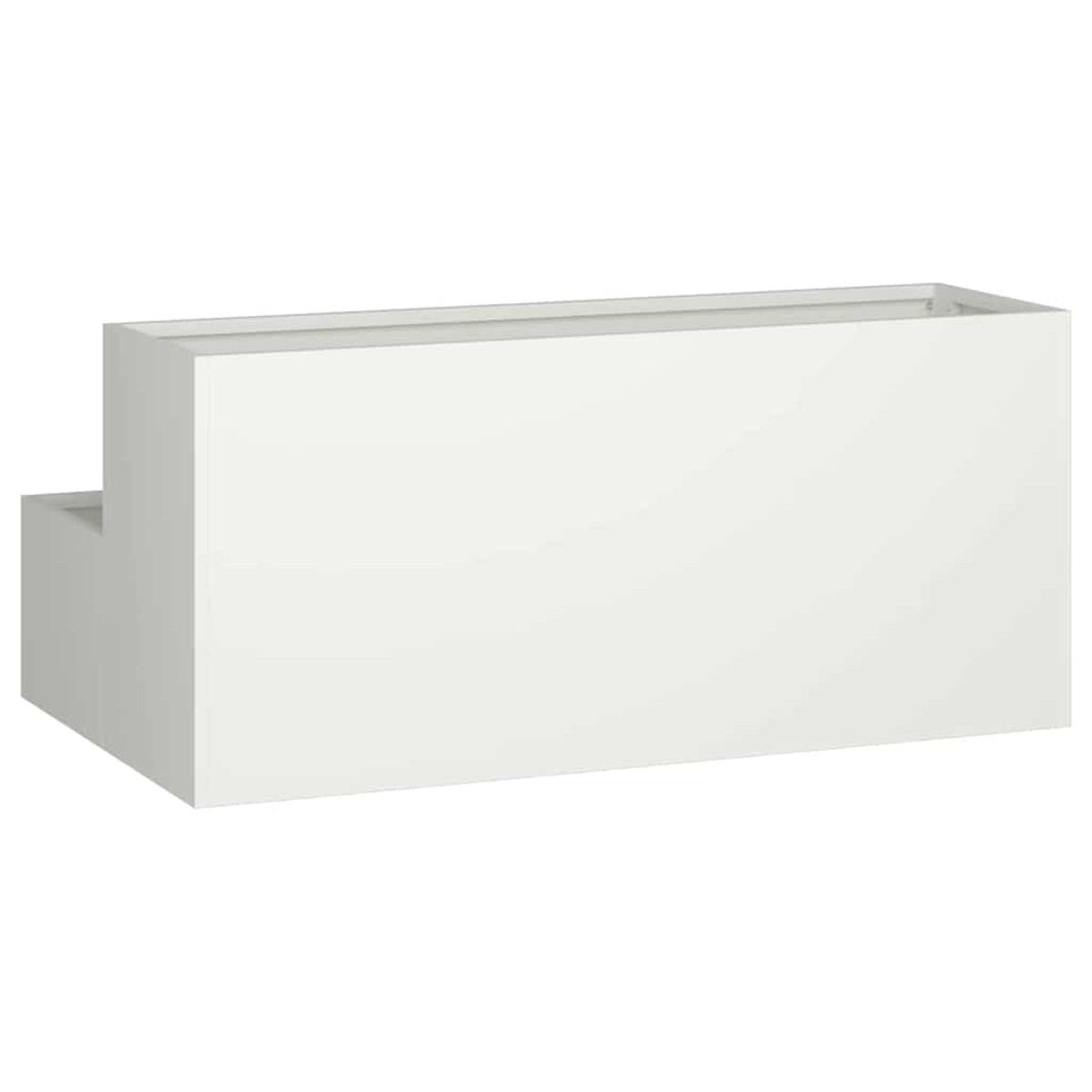 Una struttura rettangolare bianca con un design a gradini sul lato sinistro. La superficie è liscia e riflette la luce.