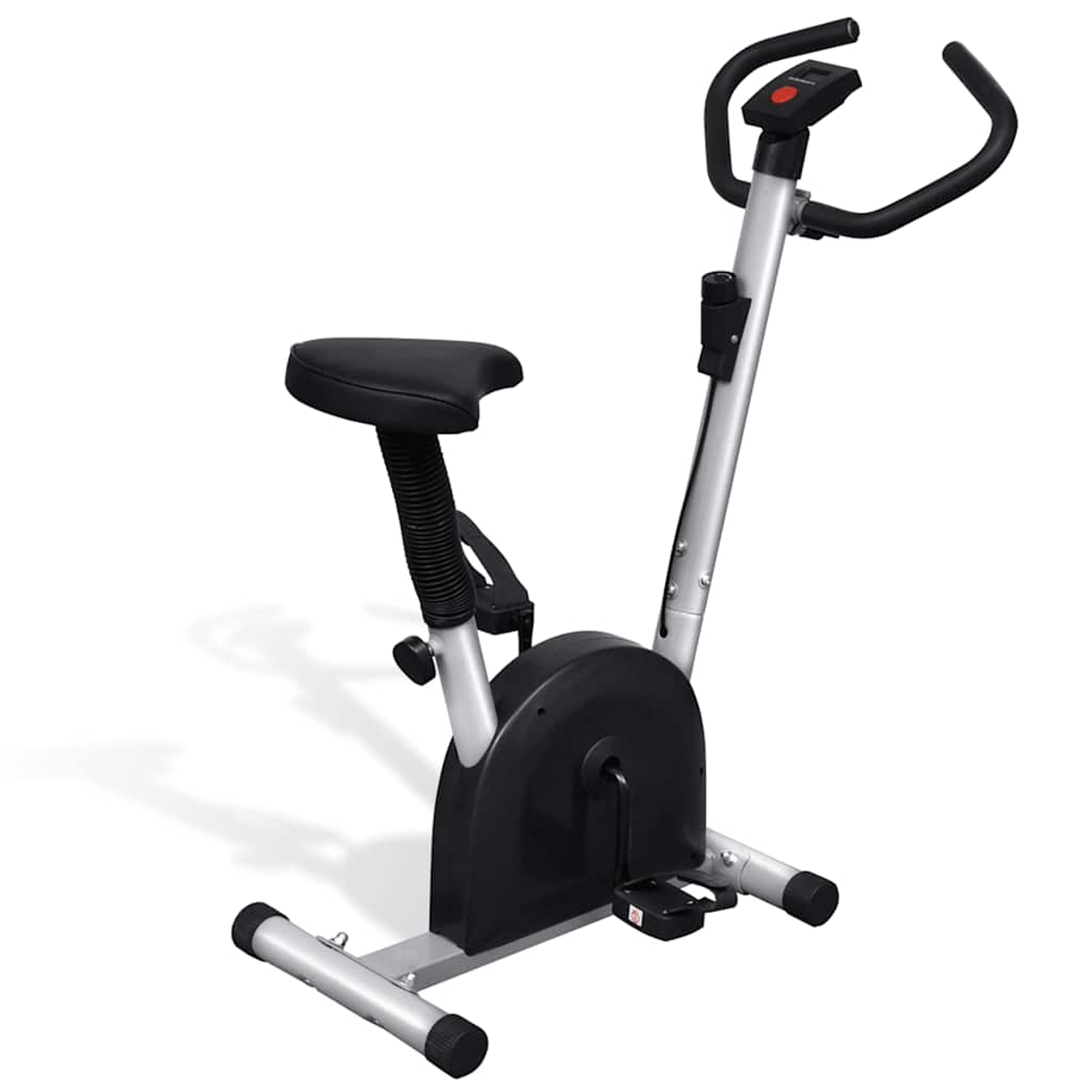 Ein Heimtrainer mit schwarzem Sitz und Digitalanzeige. Der Rahmen ist silberfarben, die Pedale sind schwarz.
