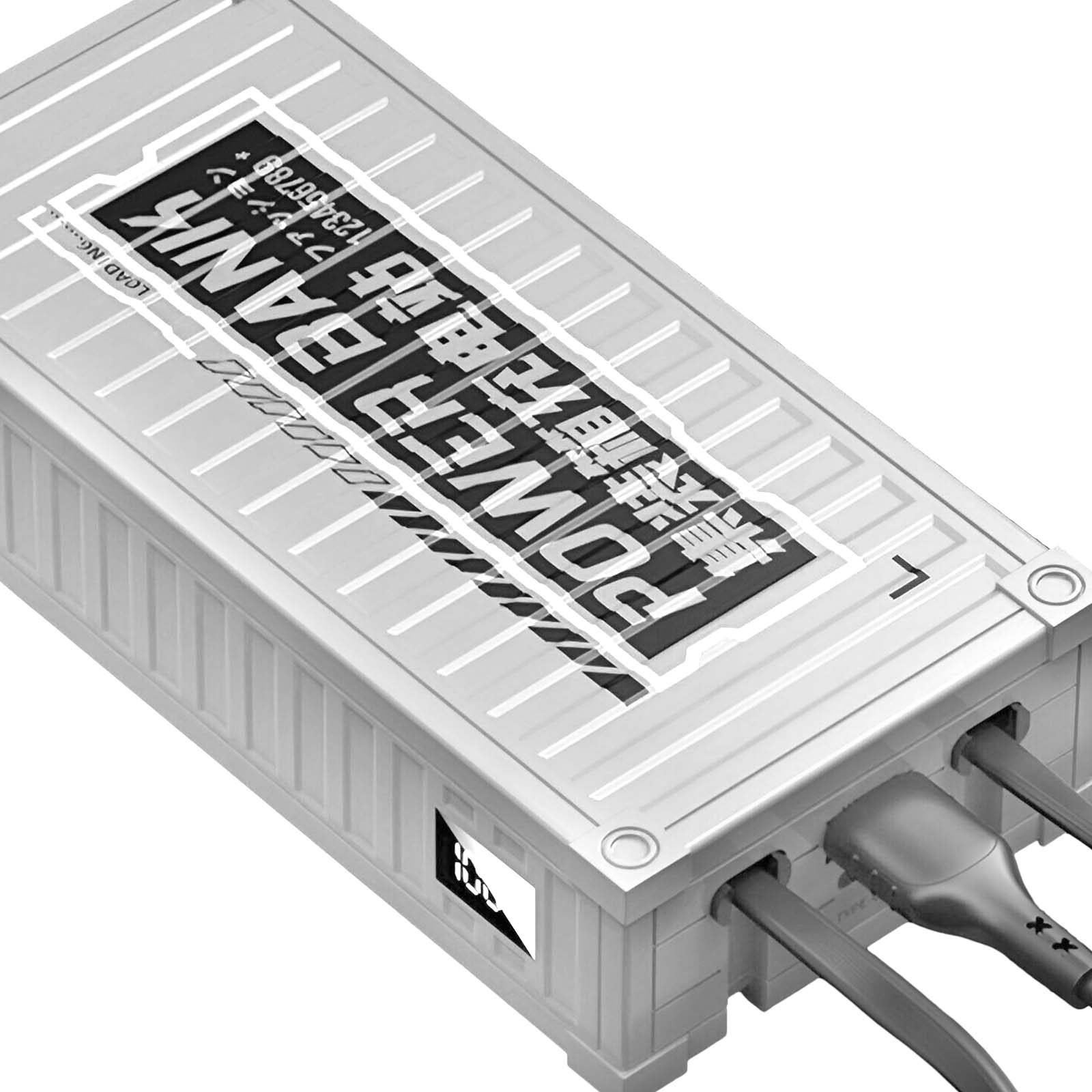 Une batterie externe argentée avec le mot 'POWER BANK' dessus. Câbles et une prise insérés. Texte noir en haut.