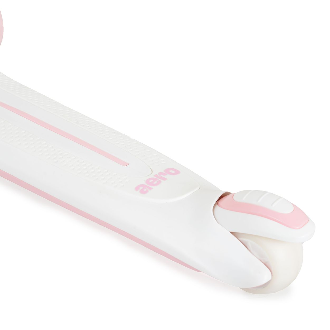 Ein weißer Roller mit rosa Akzenten. Der Roller hat ein rosa 'aero'-Logo und ein weißes Rad. Der Hintergrund ist weiß.