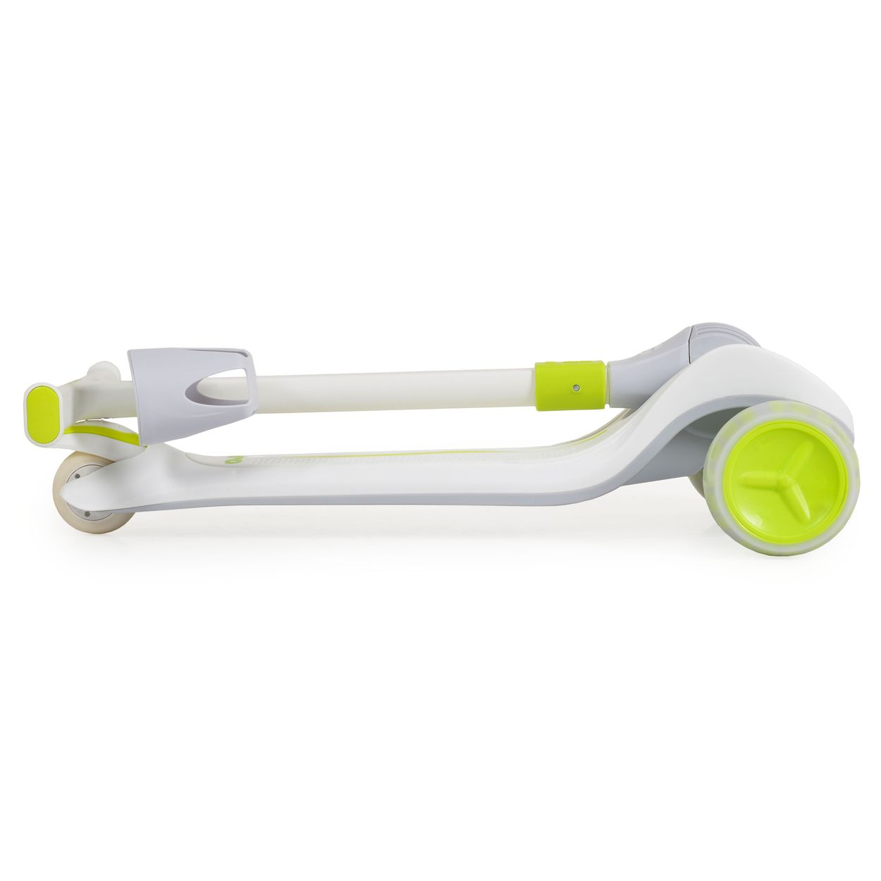 Ein weißer und grauer Roller mit grünen Akzenten ist von der Seite zu sehen. Der Roller hat zwei Räder und einen Griff.