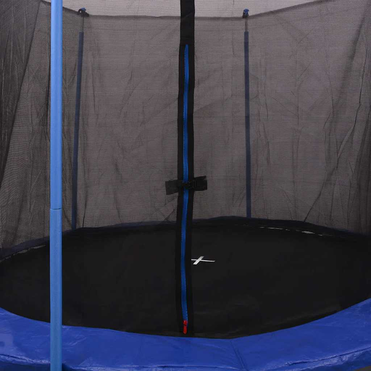 Ein blaues und schwarzes Trampolin. Es hat eine schwarze Sprungfläche und eine schwarze Netzeinfassung mit blauen Akzenten.