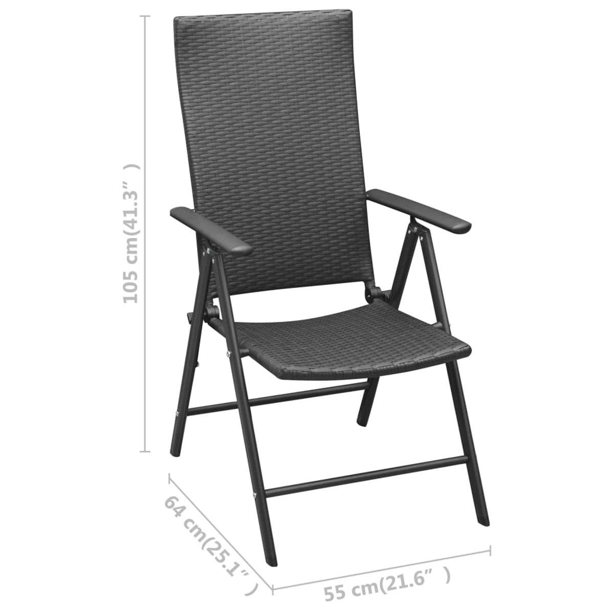 Ein schwarzer Rattanstuhl wird gezeigt. Abmessungen: 105 cm hoch, 64 cm tief und 55 cm breit. Der Stuhl steht vor weißem Hintergrund.