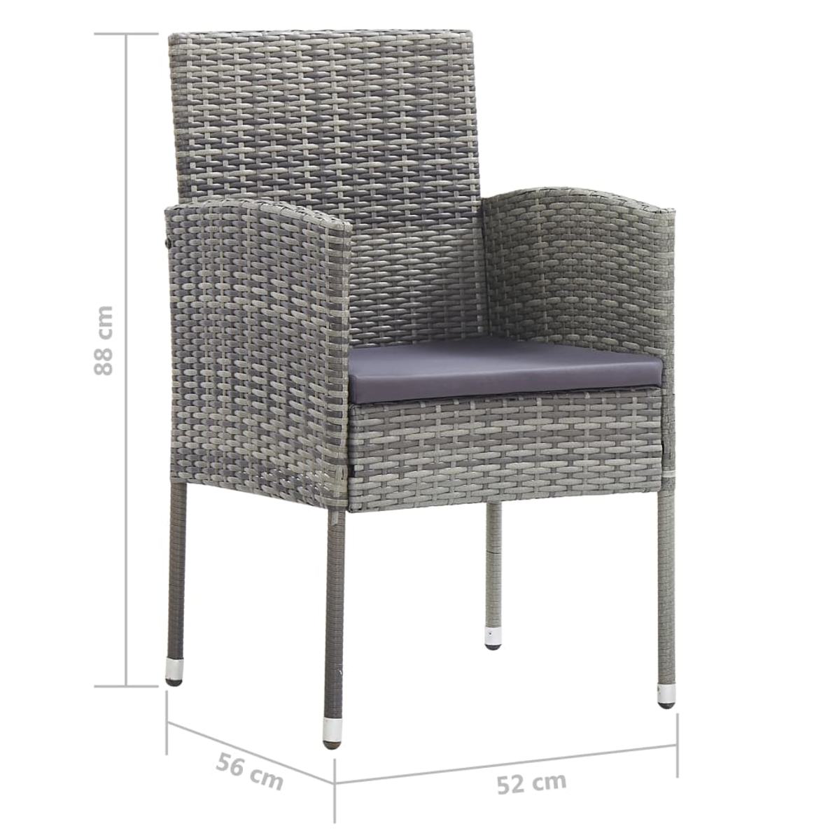 Una sedia grigia in vimini con braccioli e cuscino grigio. Le dimensioni sono: 88 cm di altezza, 56 cm di larghezza e 52 cm di profondità.