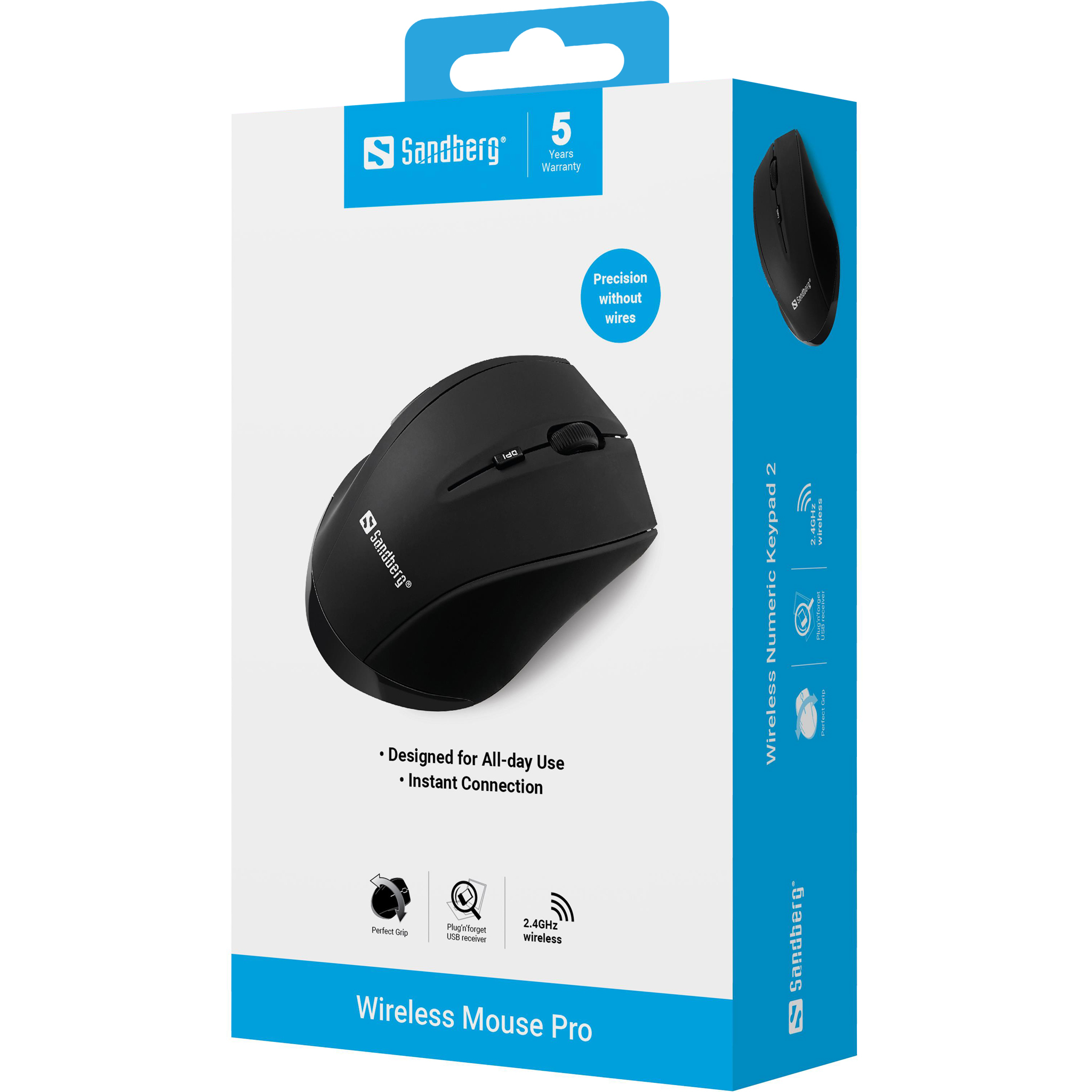 Eine Sandberg Wireless Mouse Pro-Box. Sie zeigt eine schwarze Maus, Funktionen und das Sandberg-Branding. Der Hintergrund ist weiß und blau.