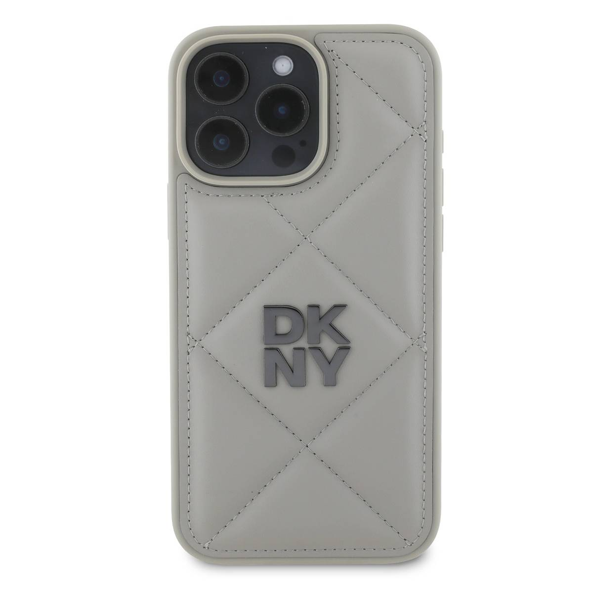Una custodia grigia DKNY per telefono con motivo trapuntato. La custodia ha un modulo fotocamera e il logo DKNY in nero. Il telefono è su sfondo bianco.