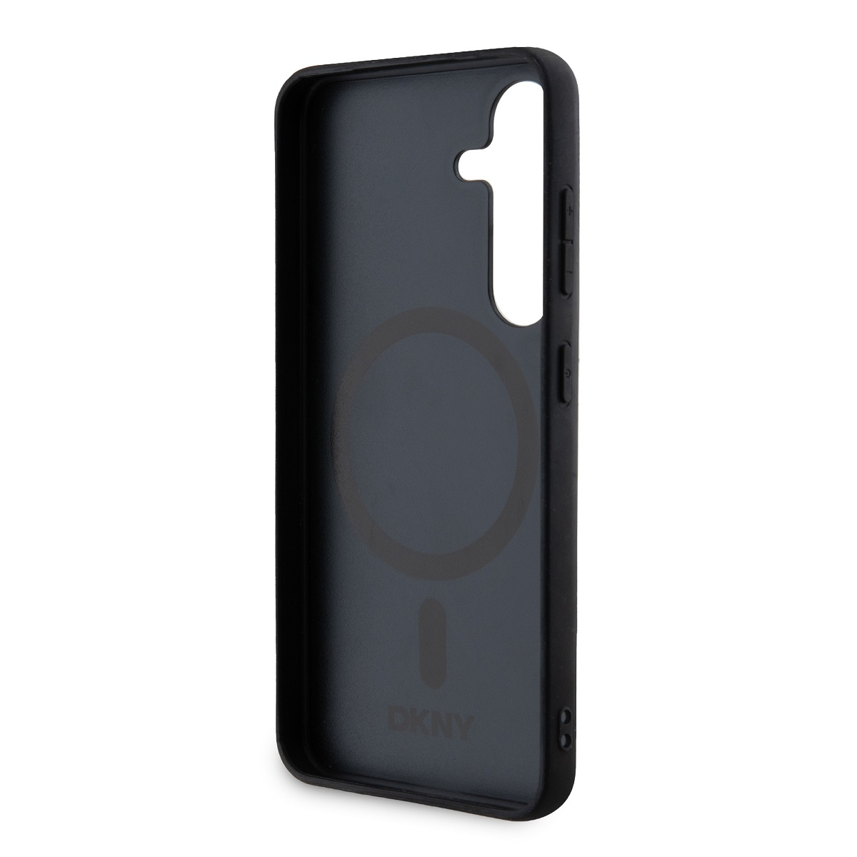 Una custodia per telefono DKNY nera. La custodia è aperta con un ritaglio per la fotocamera. Ha un design magnetico circolare e il logo DKNY è visibile.