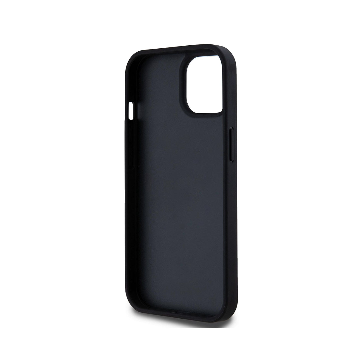 Una custodia nera per telefono su sfondo bianco. La custodia ha aperture per la fotocamera e i pulsanti. La custodia ha una superficie liscia.