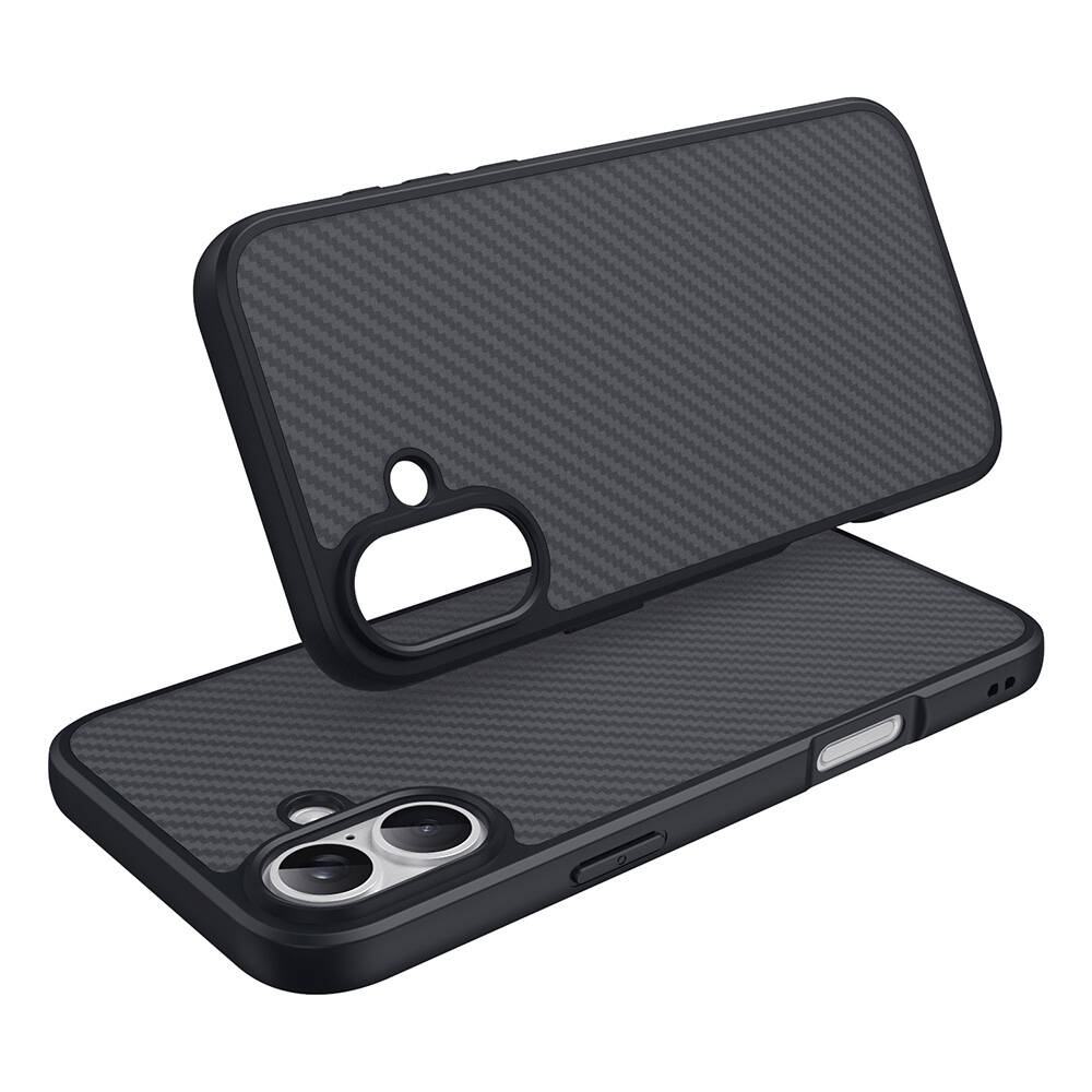 Karbon fiber dokulu iki siyah telefon kılıfı. Bir kılıf diğerinin üzerinde, kamera ve düğme kesiklerini gösteriyor.