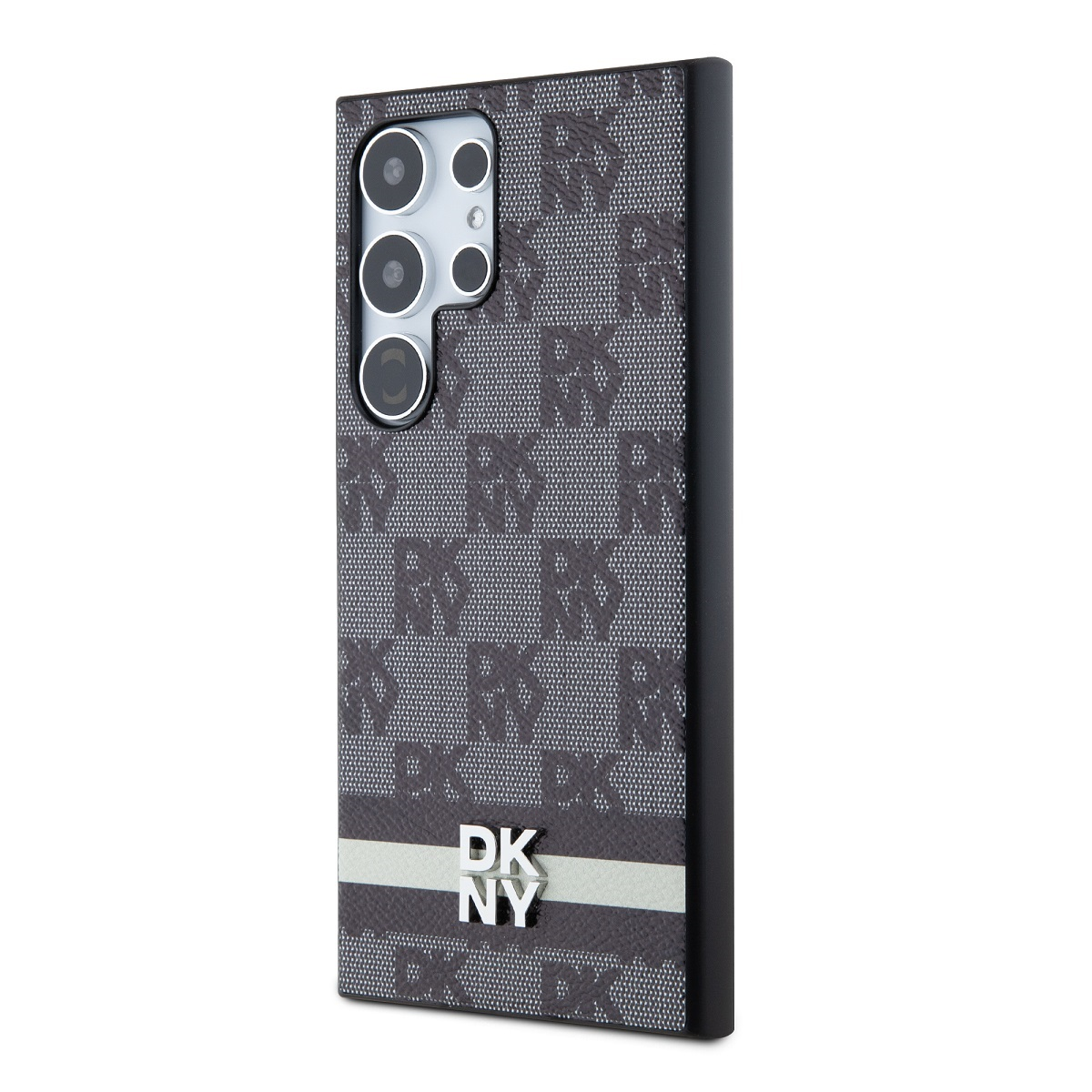 Una custodia per telefono con logo DKNY. Presenta un motivo grigio, un modulo fotocamera e una cornice nera. Il logo è argento.