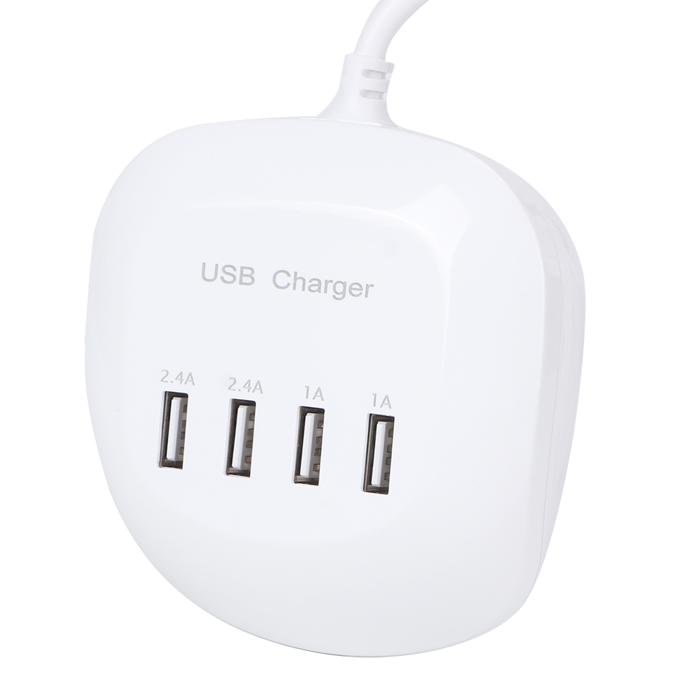Ein weißes USB-Ladegerät mit vier Anschlüssen. Das Ladegerät ist mit 'USB Charger' beschriftet. Anschlüsse sind mit Stromstärke gekennzeichnet.