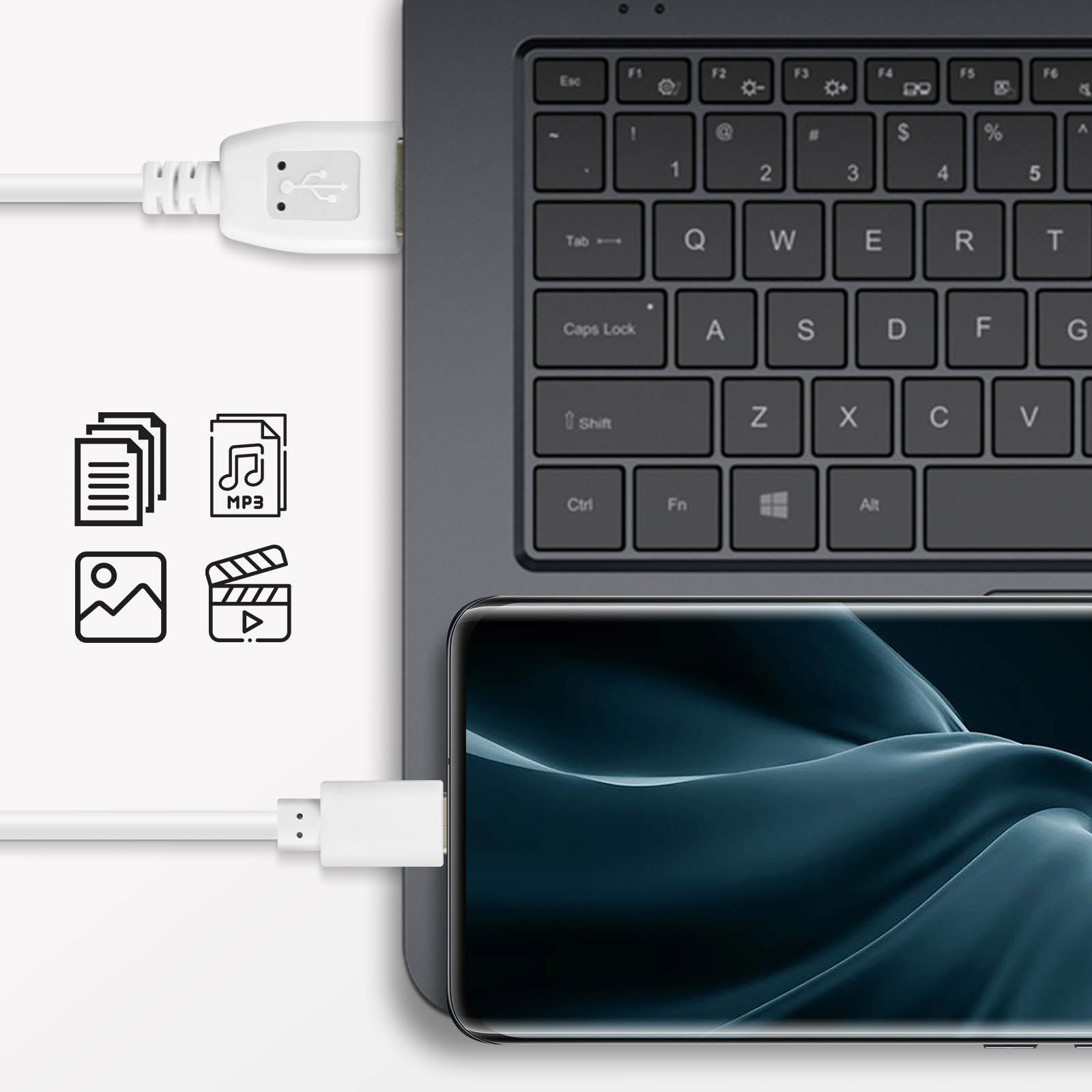 Un cavo USB bianco collega un laptop e un telefono. Icone per file, musica, immagini e video sono presenti.