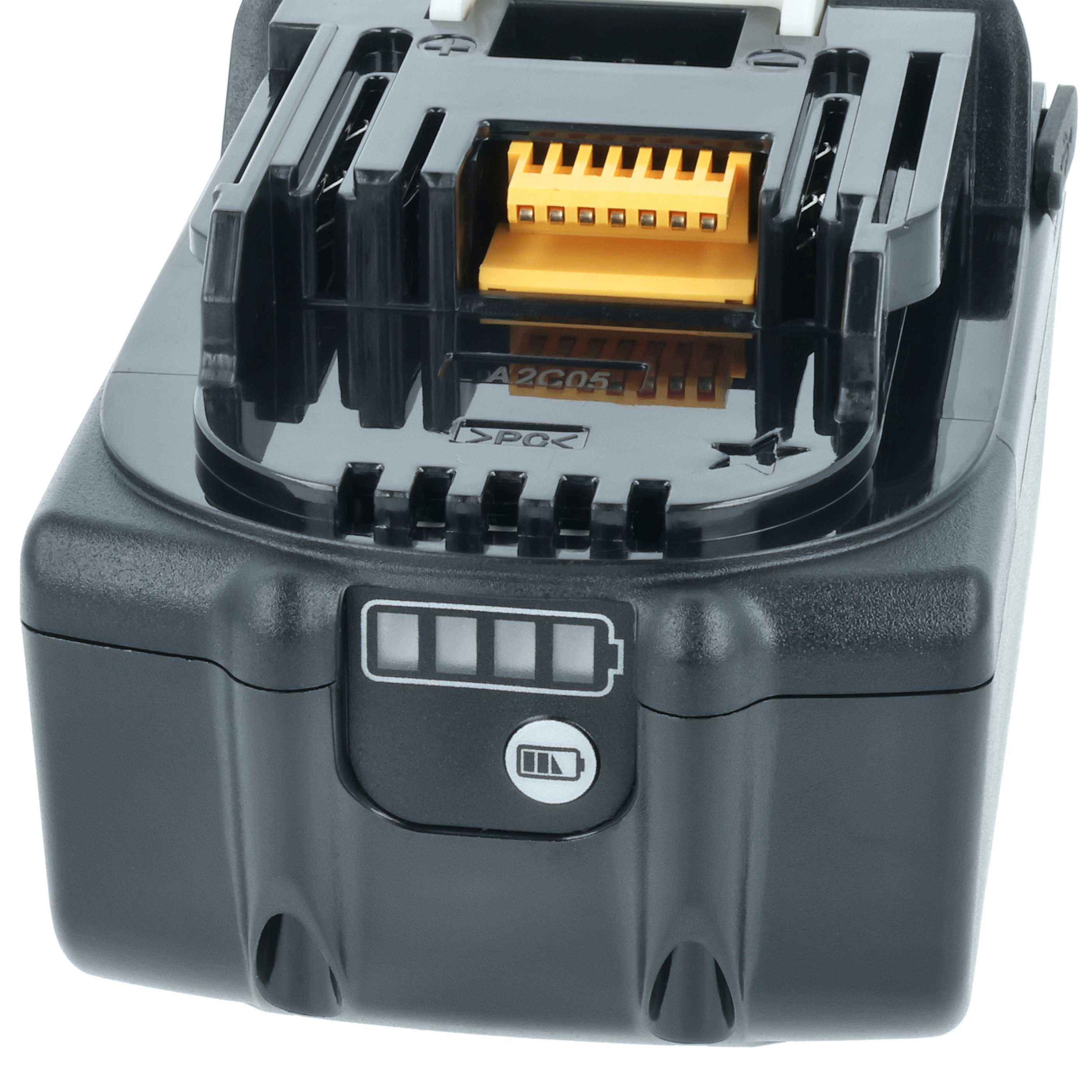 Schwarzer Werkzeug-Akku mit gelbem Stecker und Batteriestandsanzeige. Der Hintergrund ist weiß.